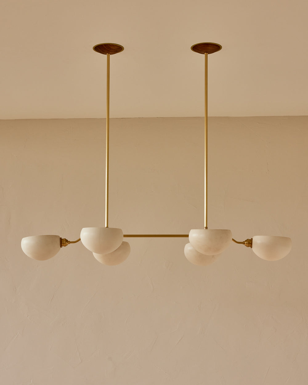 #shade-color_dove #Metal-+-Wood-Finish_Satin Brass / Black Walnut