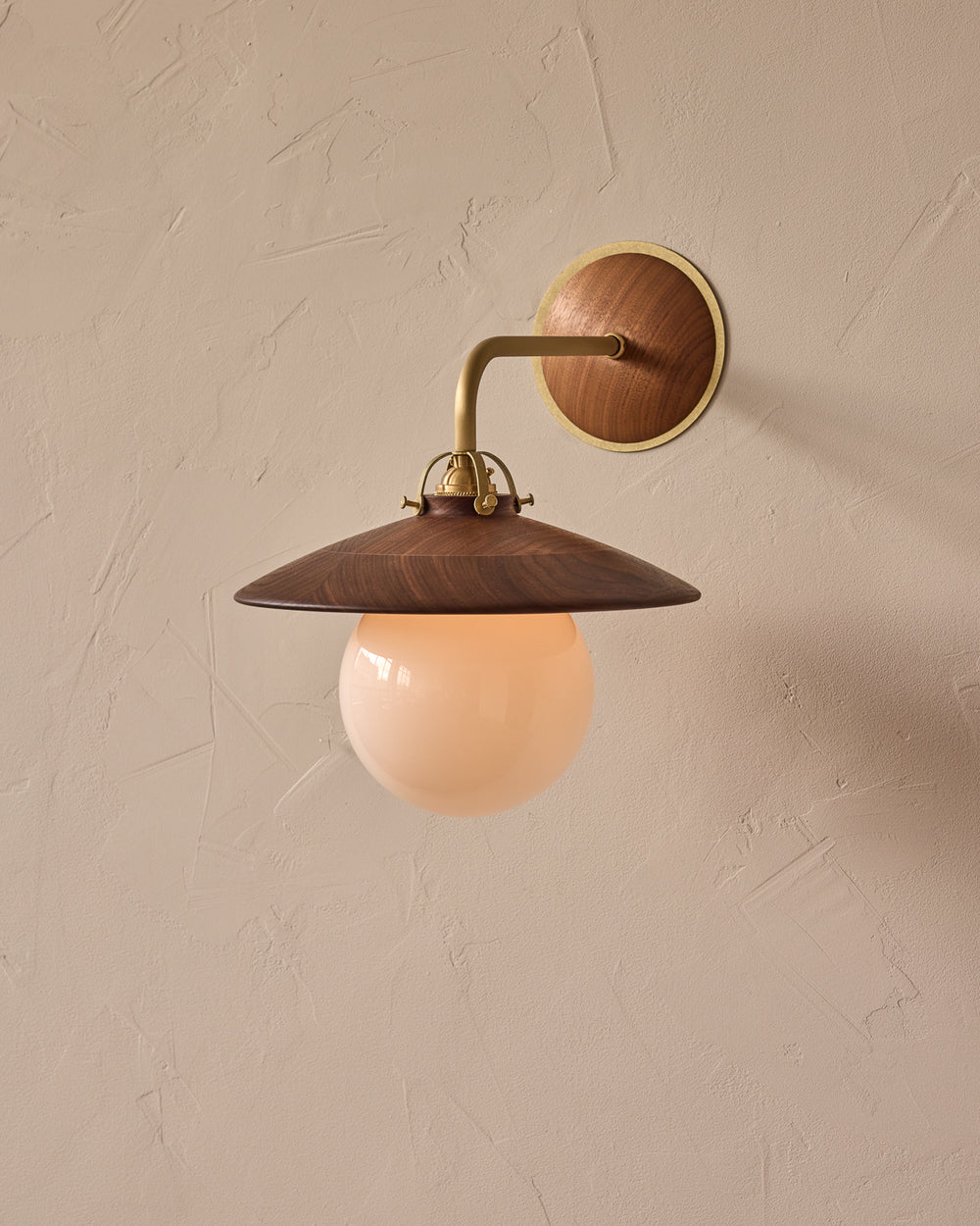#shade-finish_black walnut
#metal-finish_satin brass
#globe_milk glass