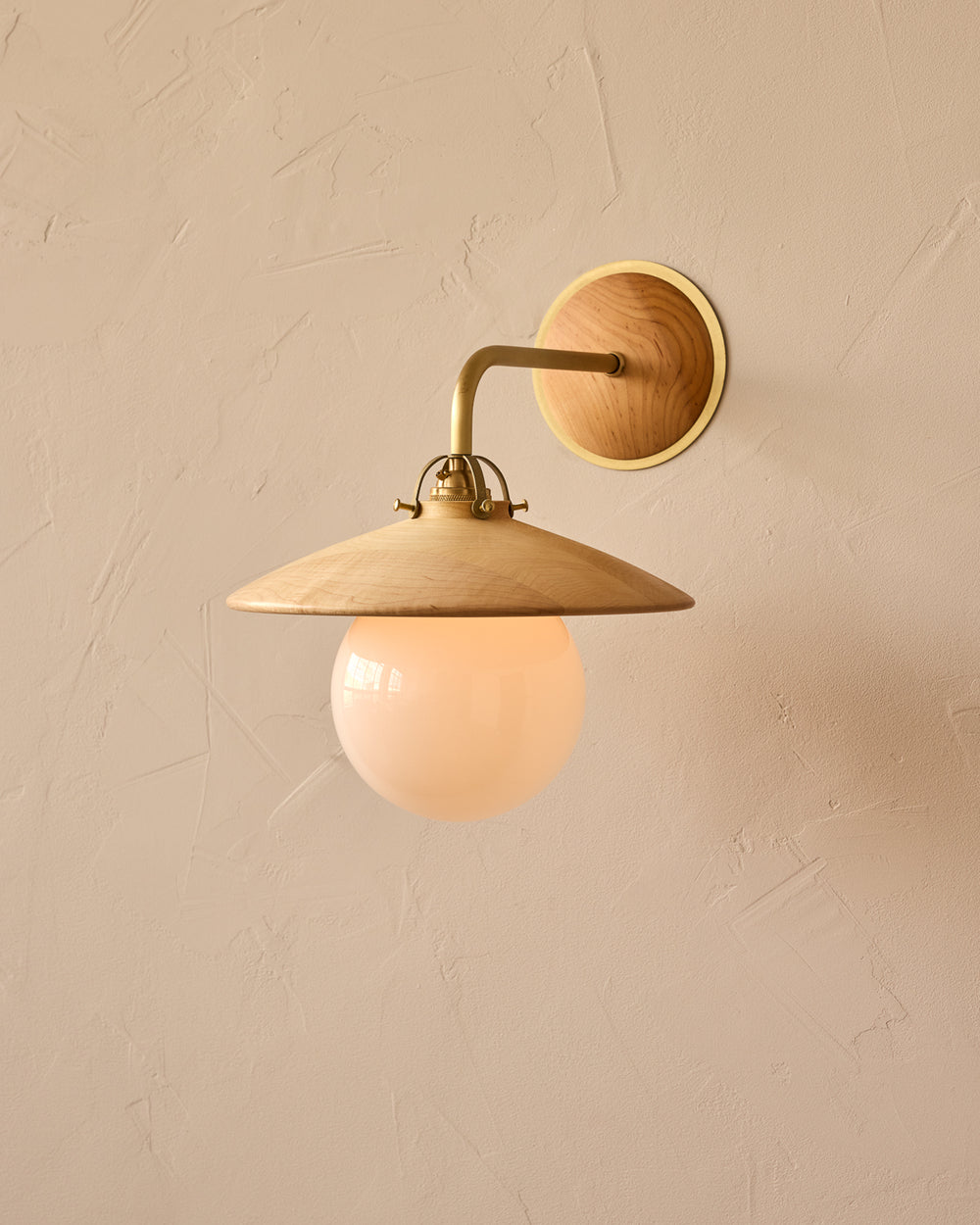 #shade-finish_natural maple
#metal-finish_satin brass
#globe_milk glass