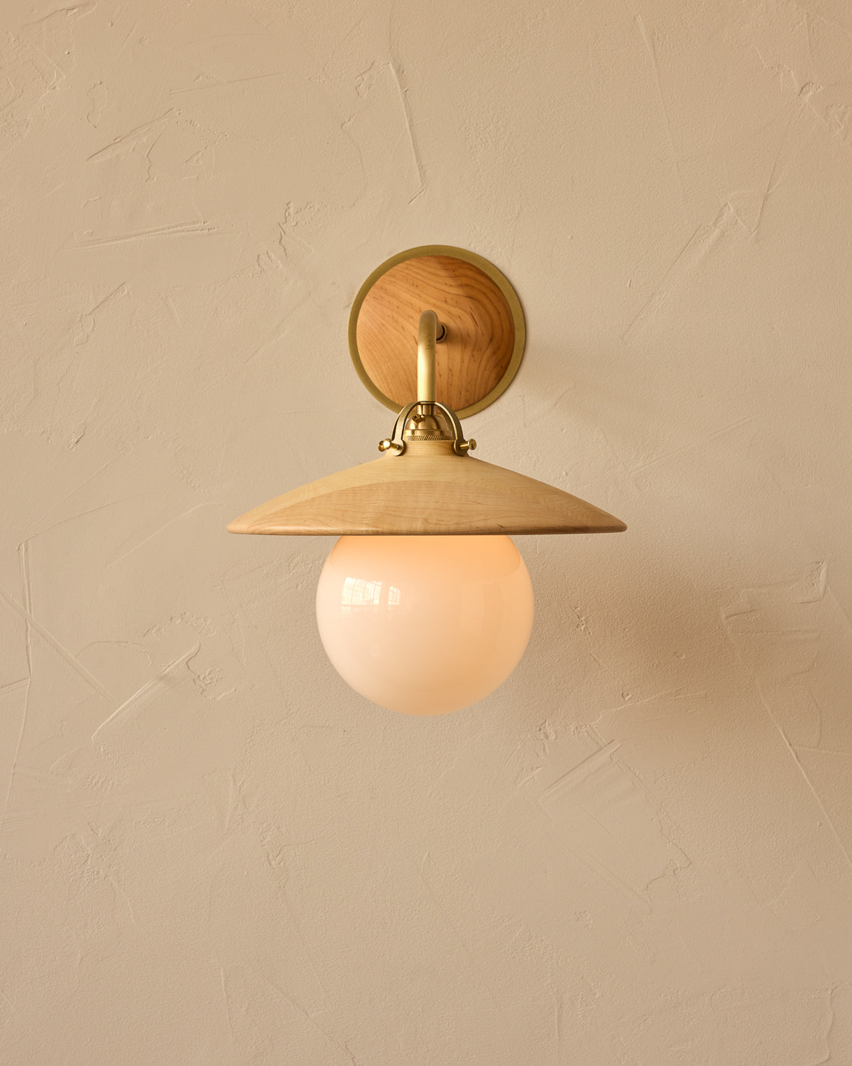 #shade-finish_natural maple
#metal-finish_satin brass
#globe_milk glass