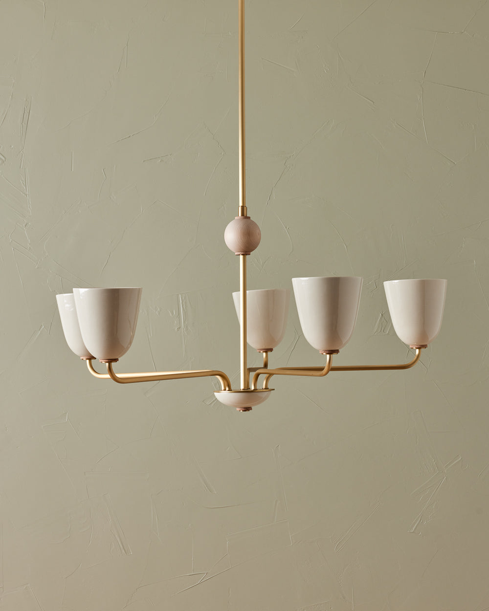 #shade-finish_cream #metal-finish_satin brass