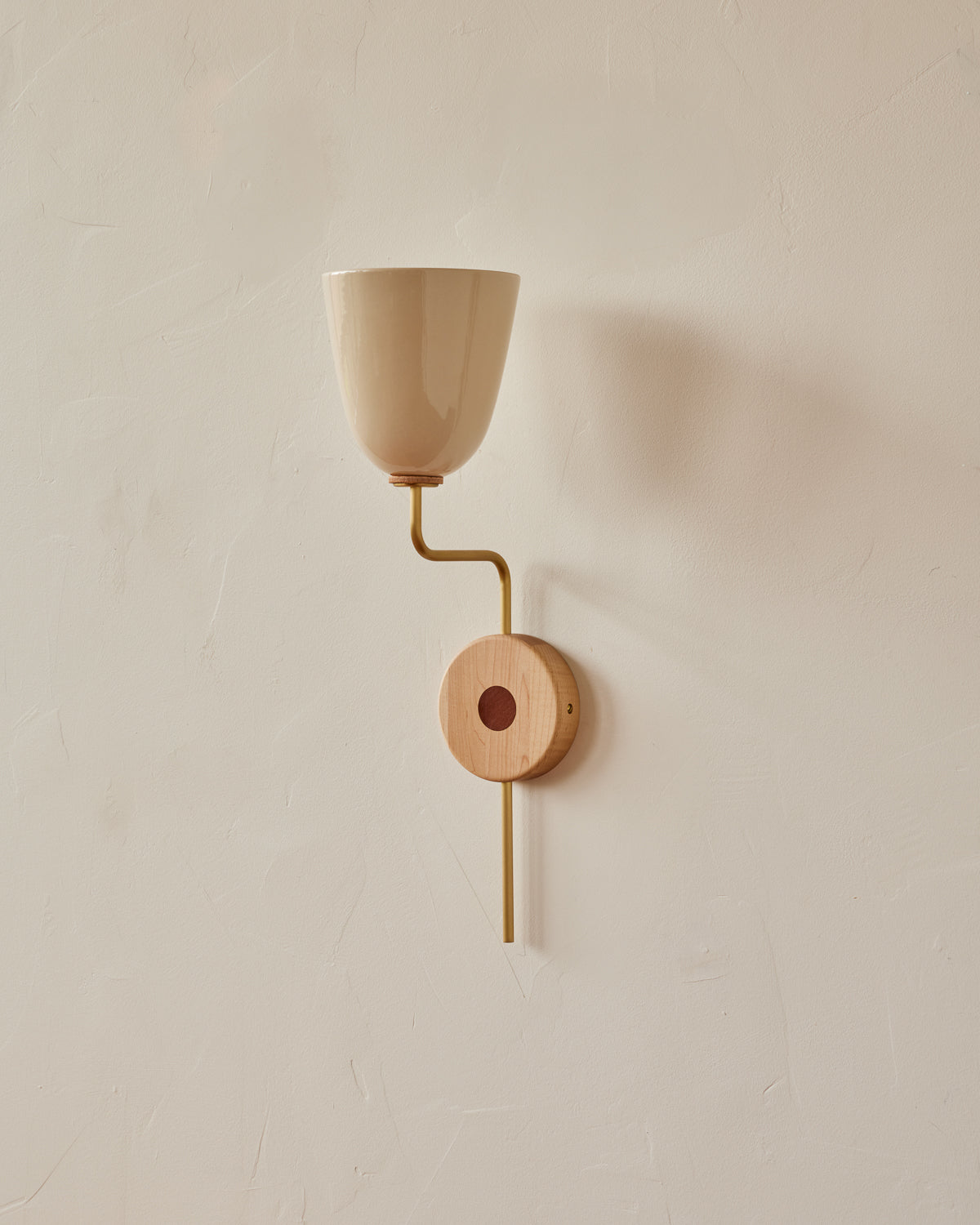 #shade-finish_cream #Metal-+-Wood-Finish_Satin Brass / Clear Maple #wiring_hardwired