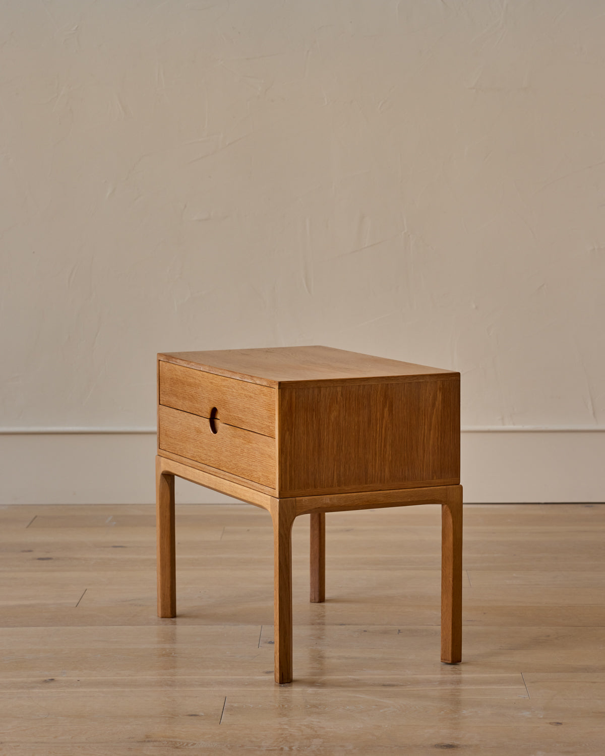 Oak Chest of Drawers