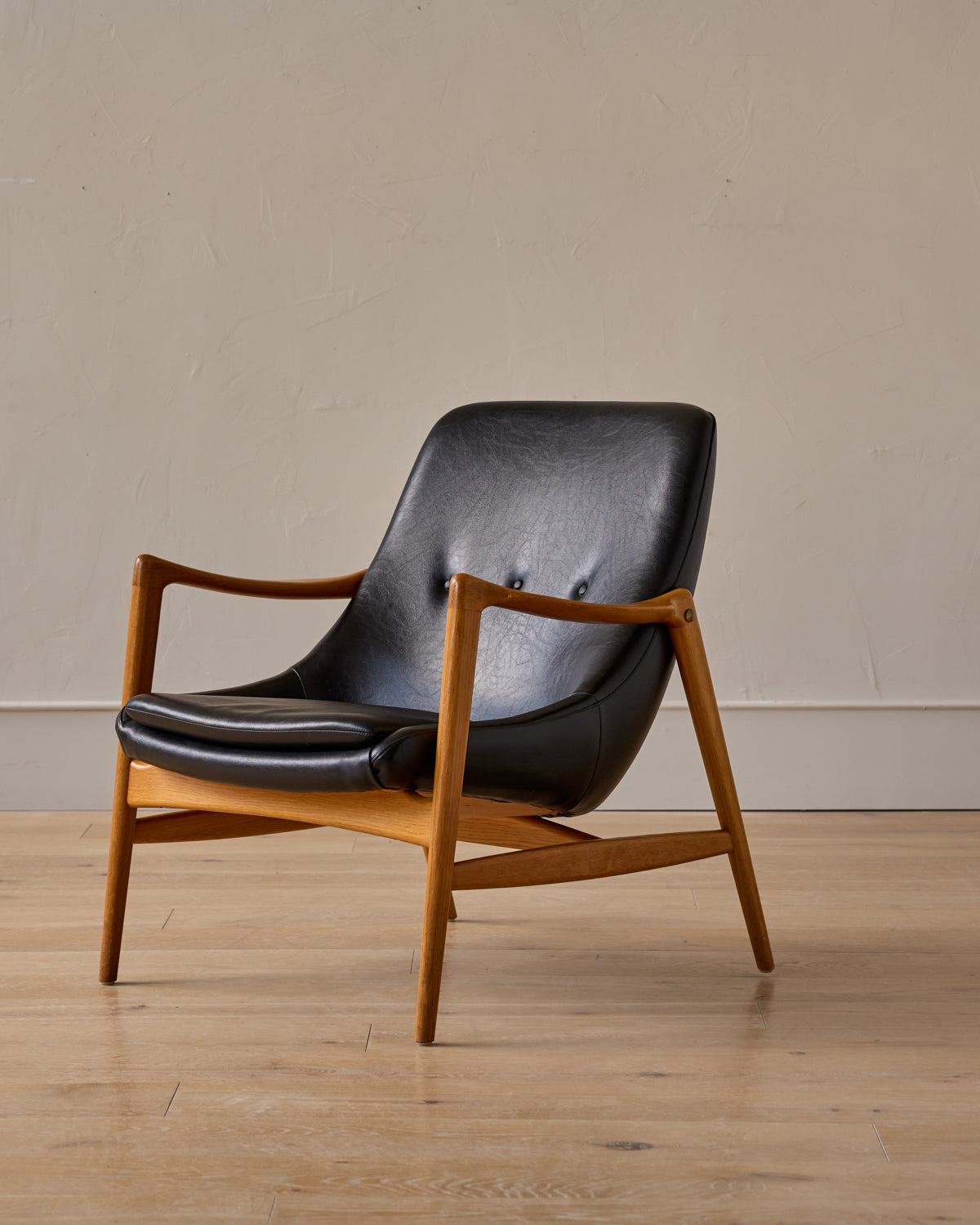 Oak Frame Easy Chair