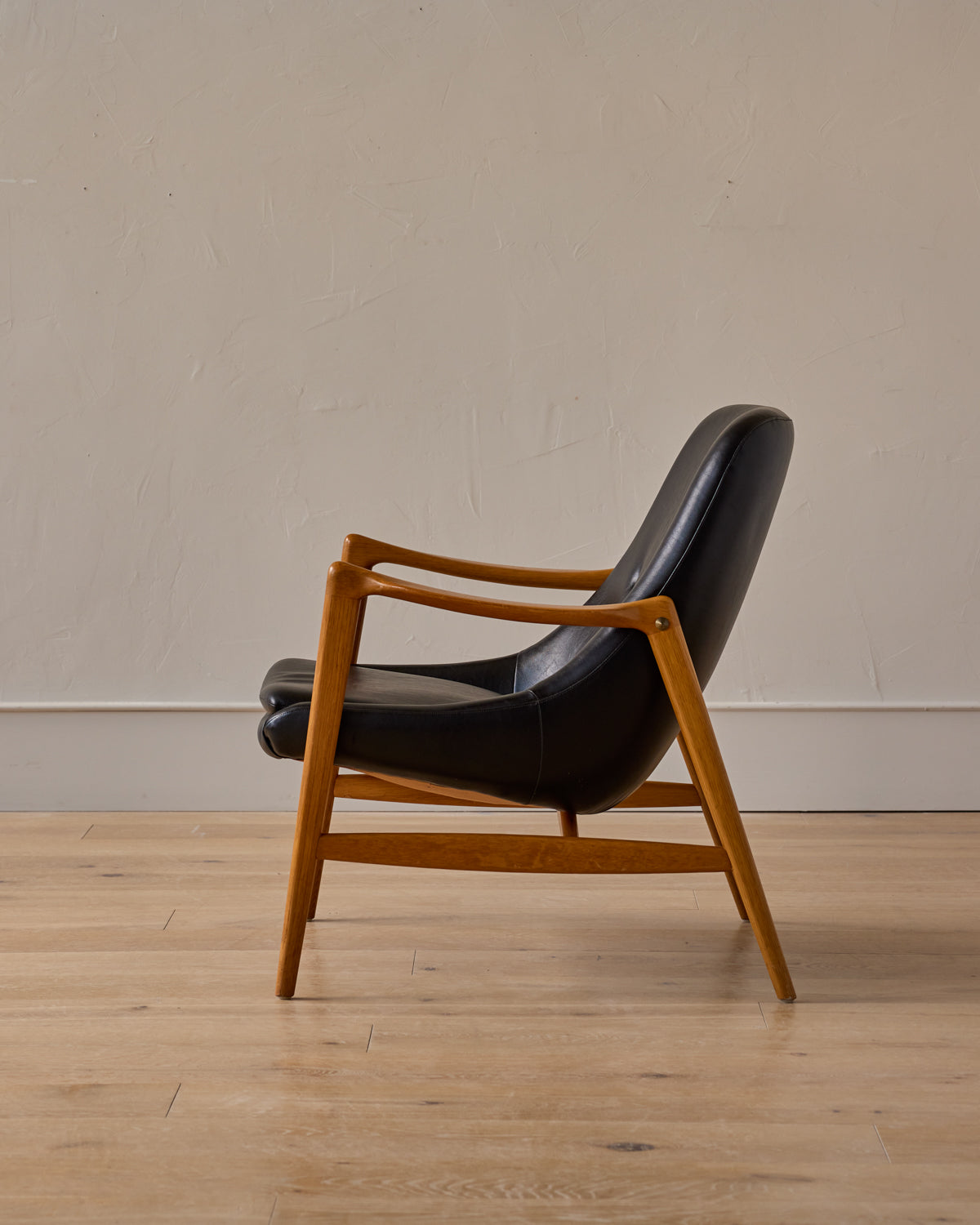 Oak Frame Easy Chair