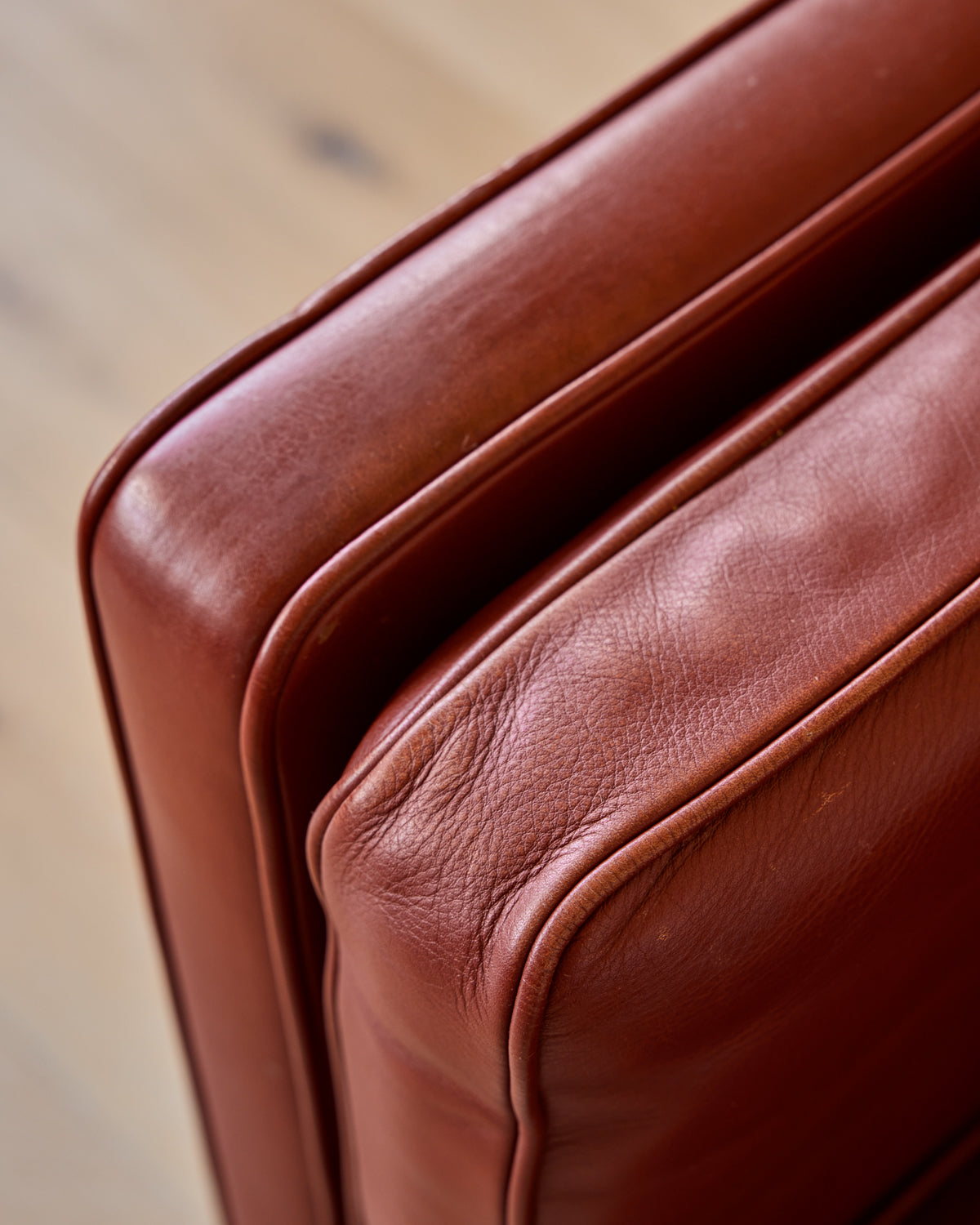 Red 2-Seater Leather Sofa - II