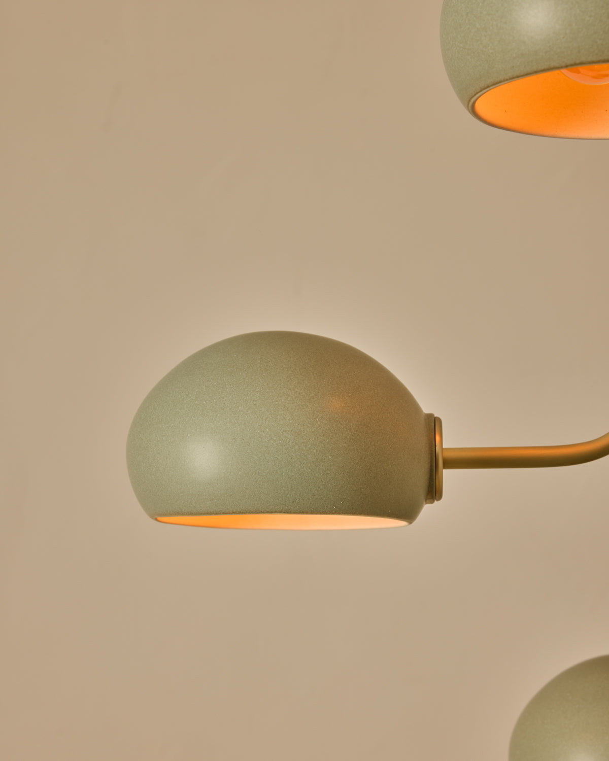 #shade-color_olivine   #Metal-+-Wood-Finish_Satin Brass / Clear Maple