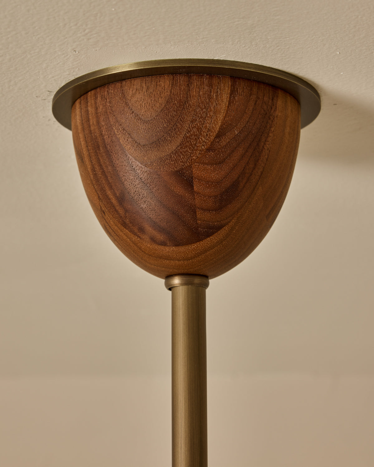 #shade-color_cream #Metal-+-Wood-Finish_Antique Brass / Black Walnut