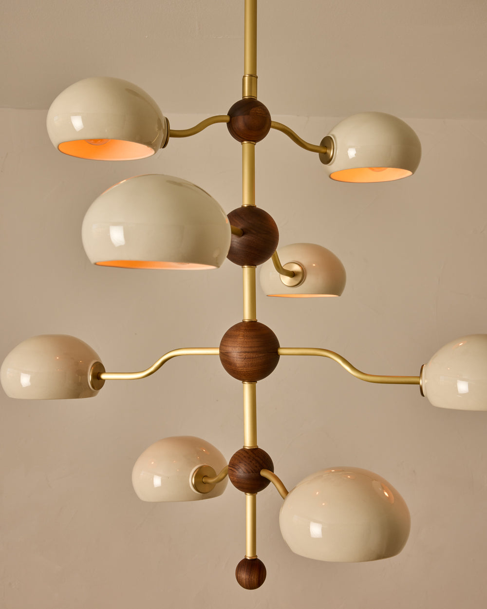 #shade-color_cream #Metal-+-Wood-Finish_Satin Brass / Black Walnut
