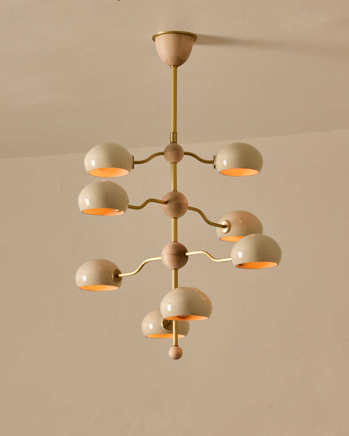#shade-color_cream #Metal-+-Wood-Finish_Satin Brass / Clear Maple