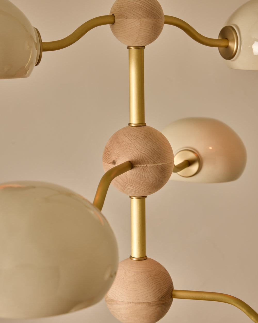 #shade-color_cream #Metal-+-Wood-Finish_Satin Brass / Clear Maple