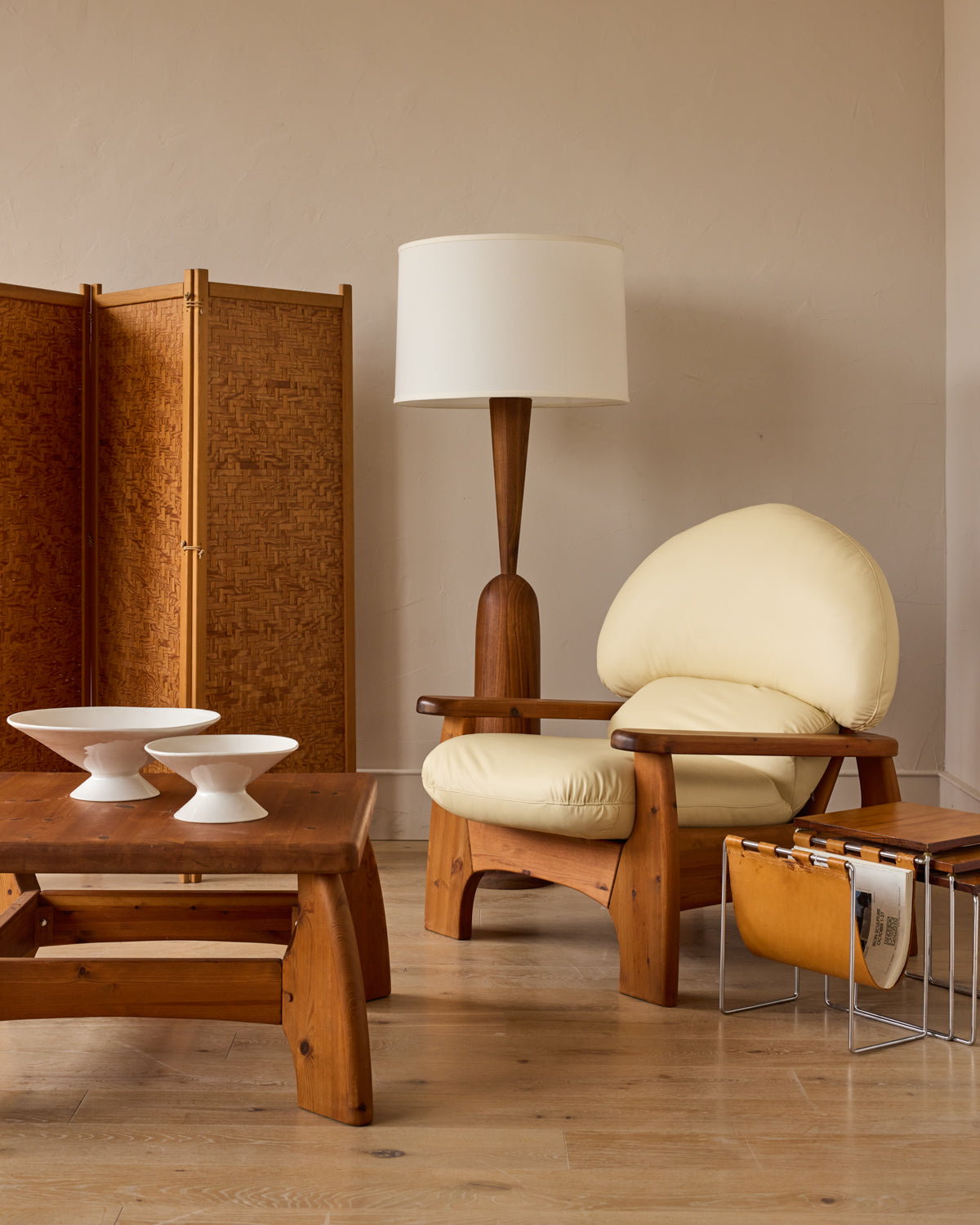 #wood-finish_black walnut
#shade-color_ivory linen