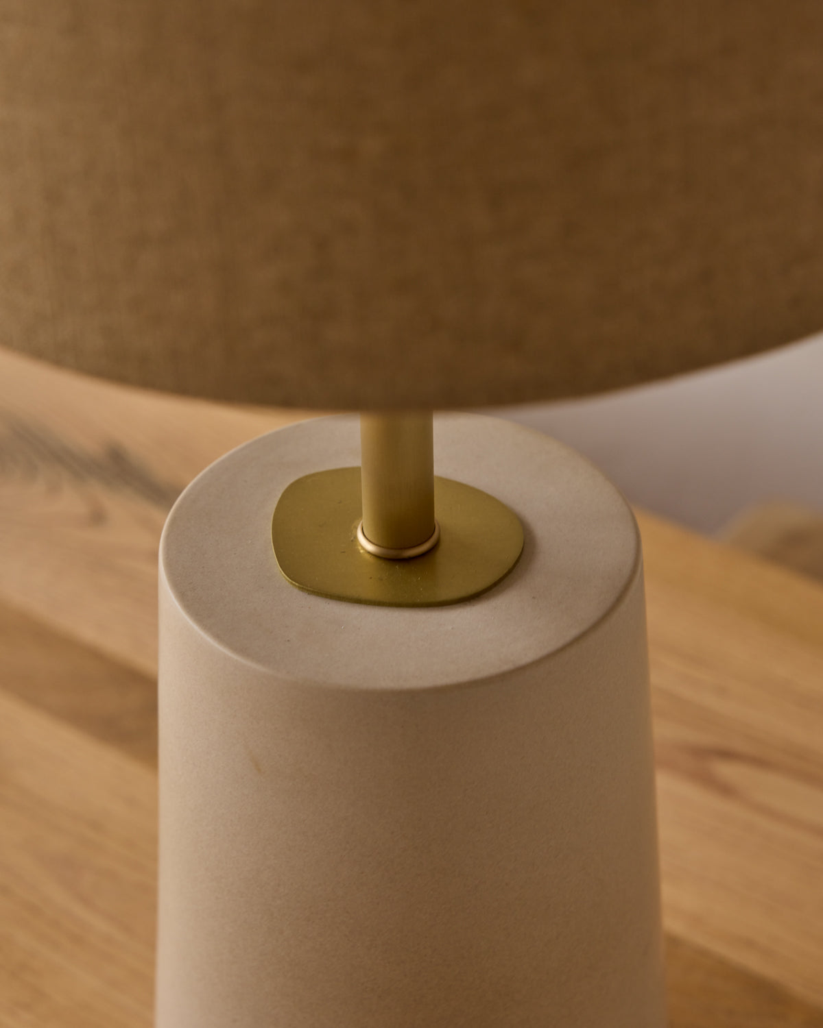 Layla Ceramic Table Lamp - Dogwood