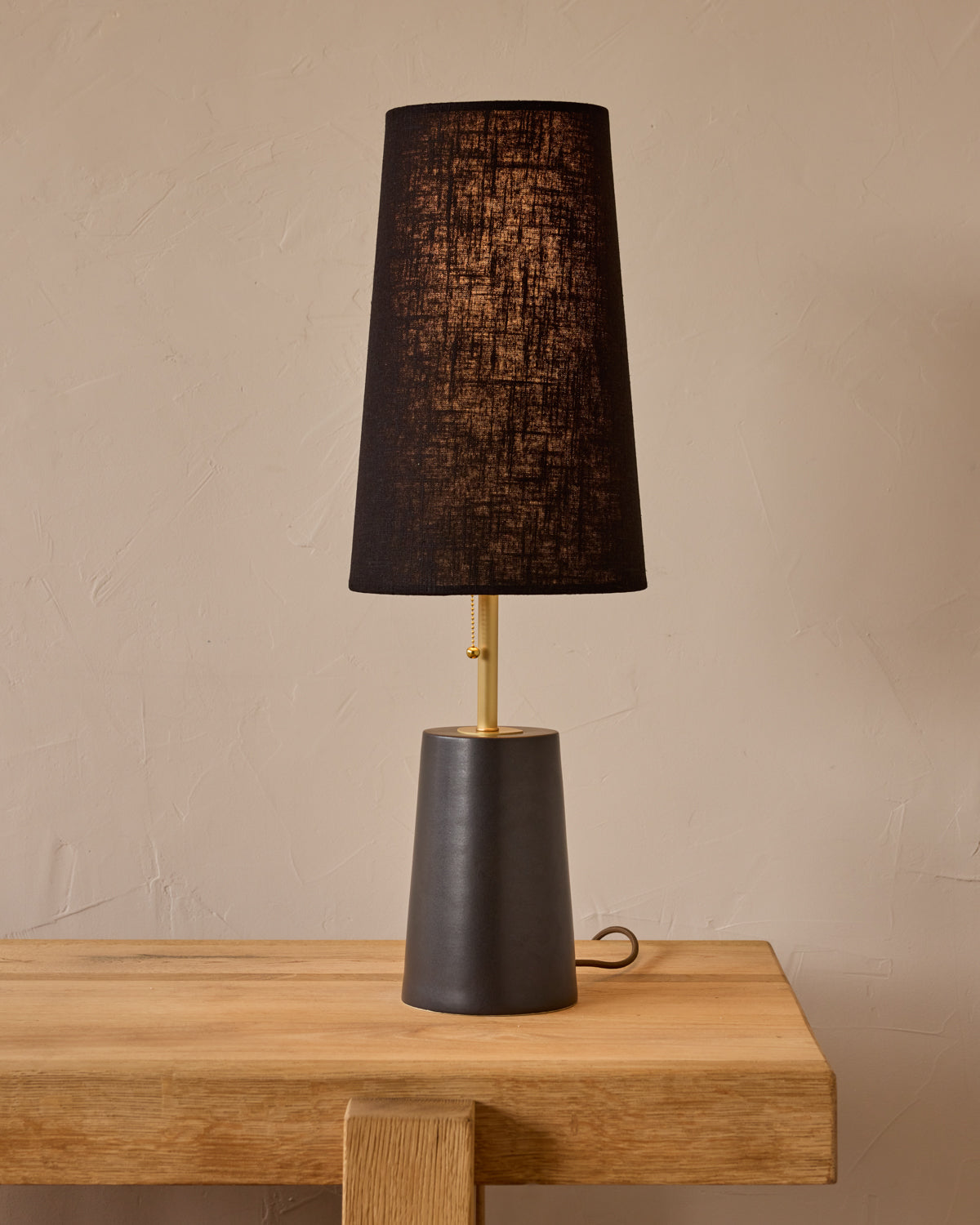 Layla Ceramic Table Lamp - Ebony