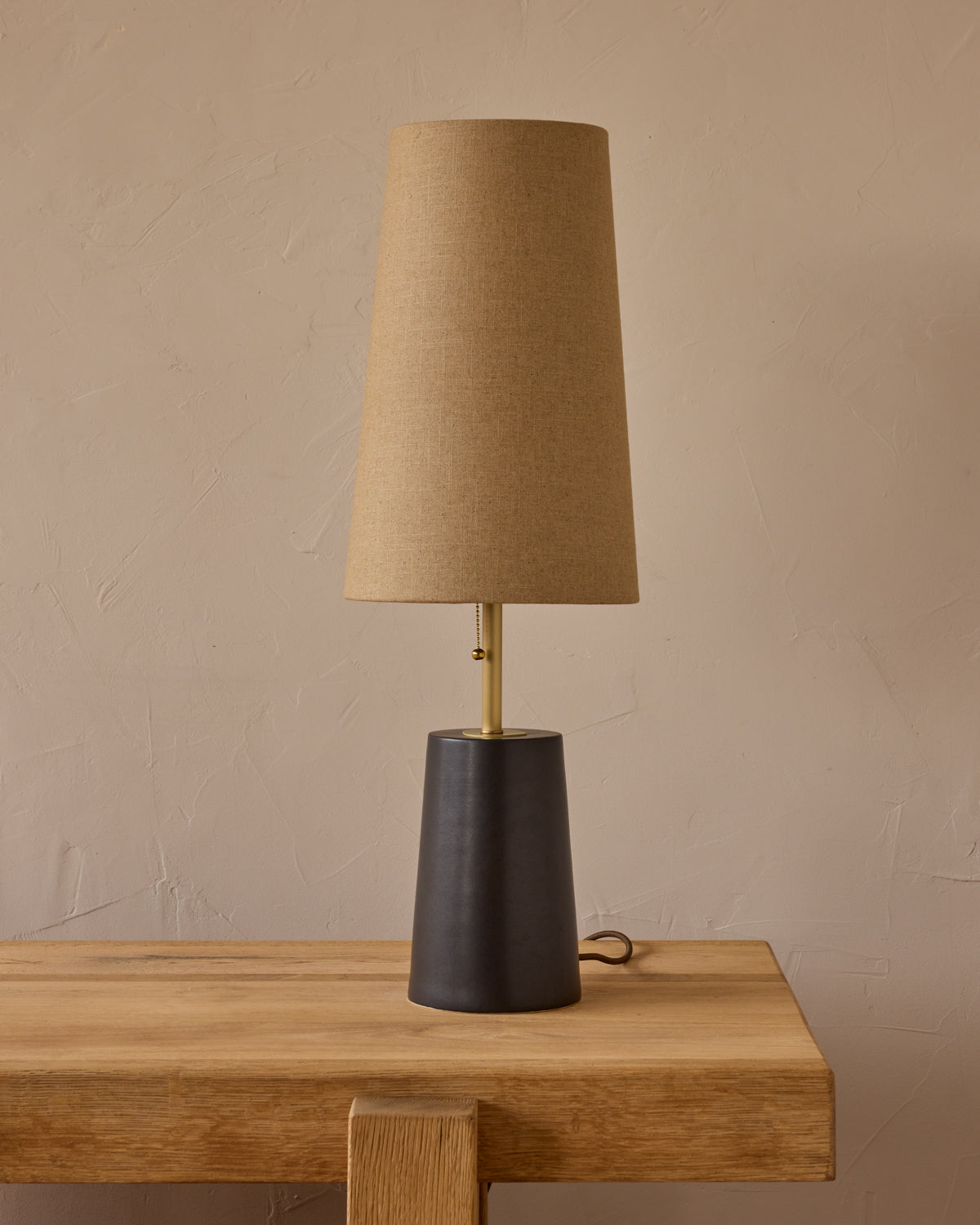 Layla Ceramic Table Lamp - Ebony