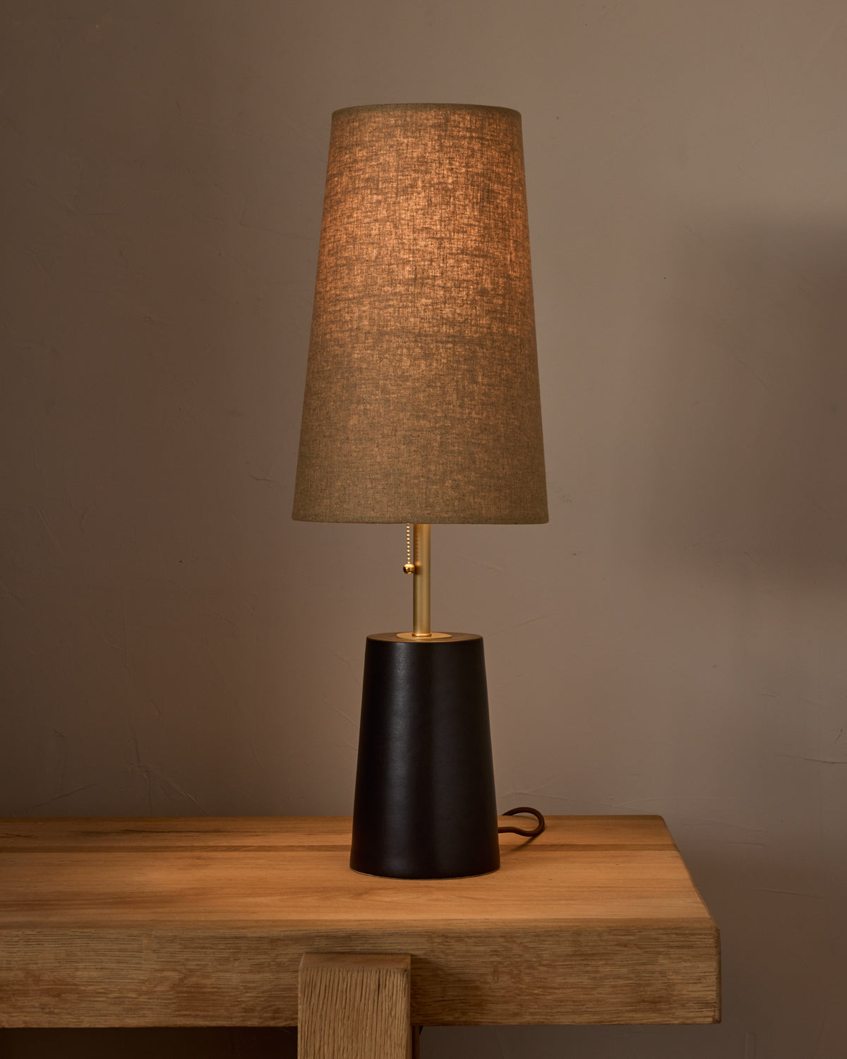 Layla Ceramic Table Lamp - Ebony