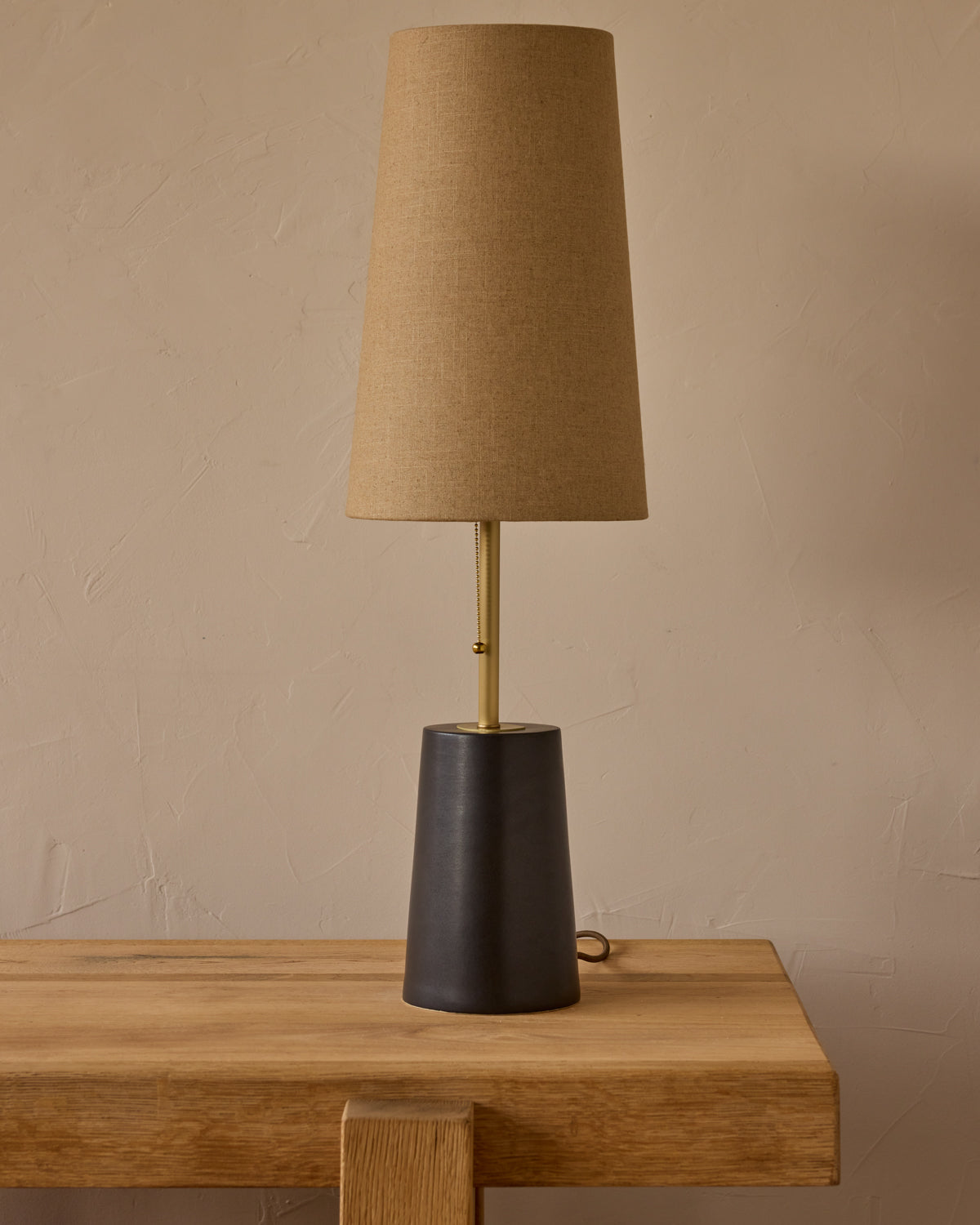 Layla Ceramic Table Lamp - Ebony