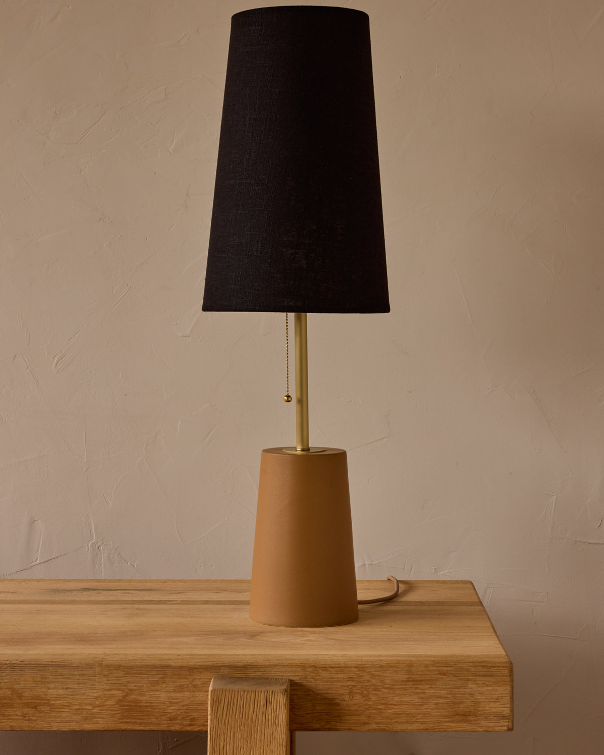 Layla Ceramic Table Lamp - Chestnut