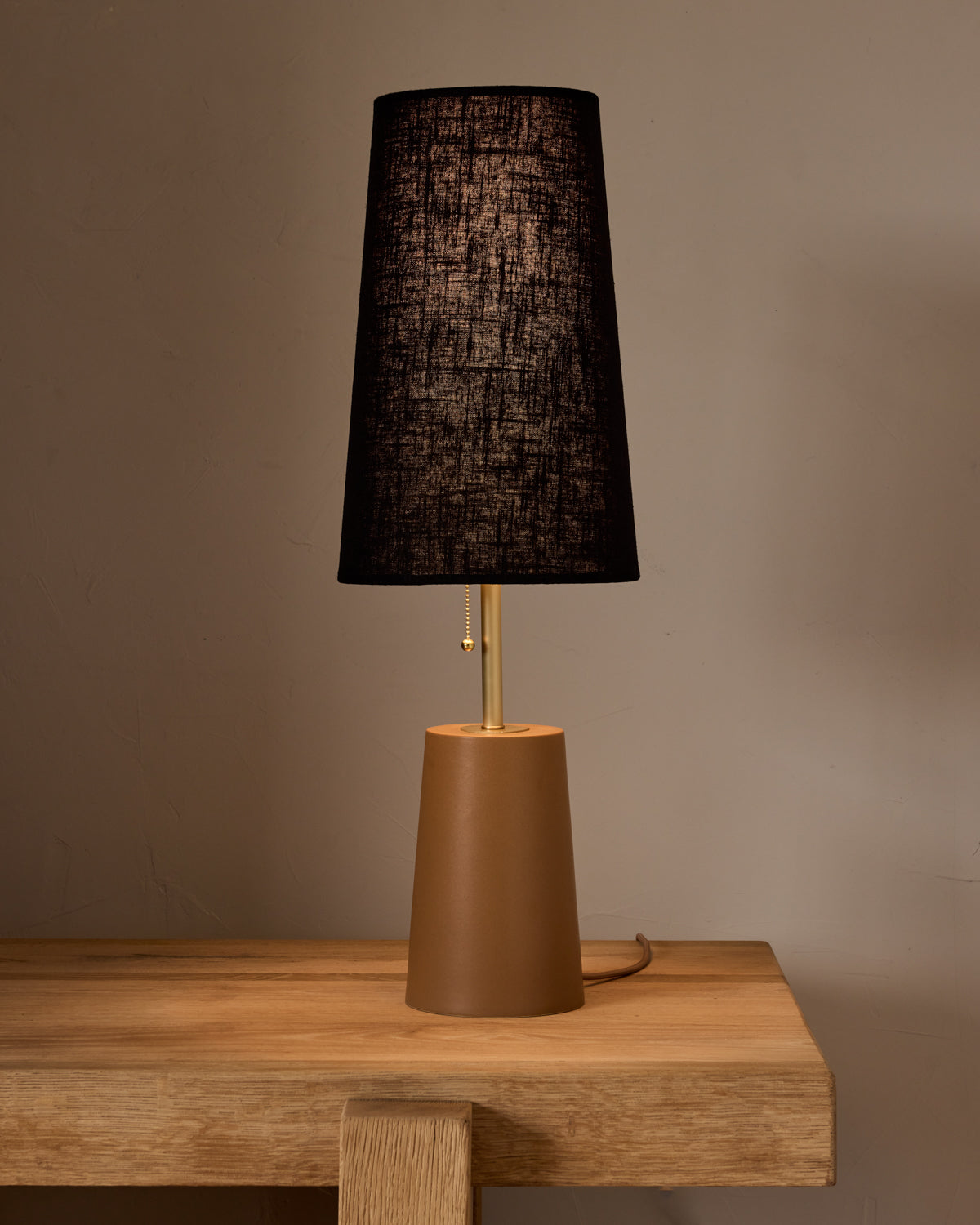 Layla Ceramic Table Lamp - Chestnut