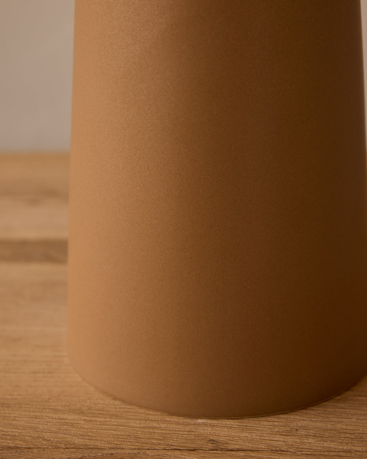 Layla Ceramic Table Lamp - Chestnut
