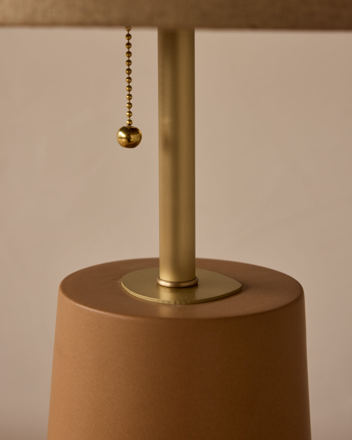 Layla Ceramic Table Lamp - Chestnut