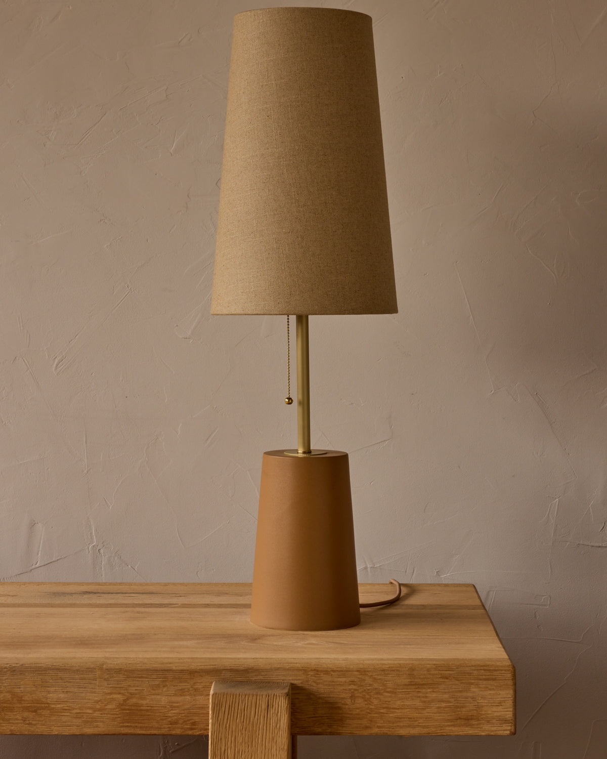 Layla Ceramic Table Lamp - Chestnut