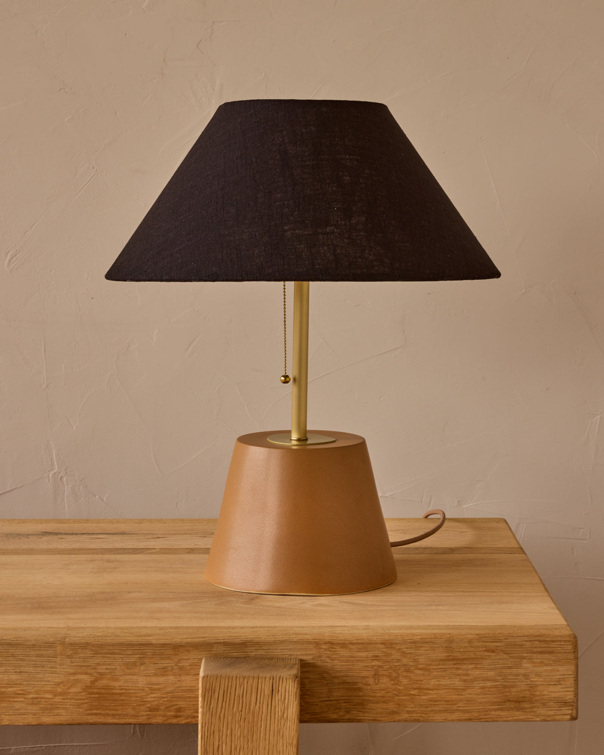 Noa Ceramic Table Lamp - Chestnut