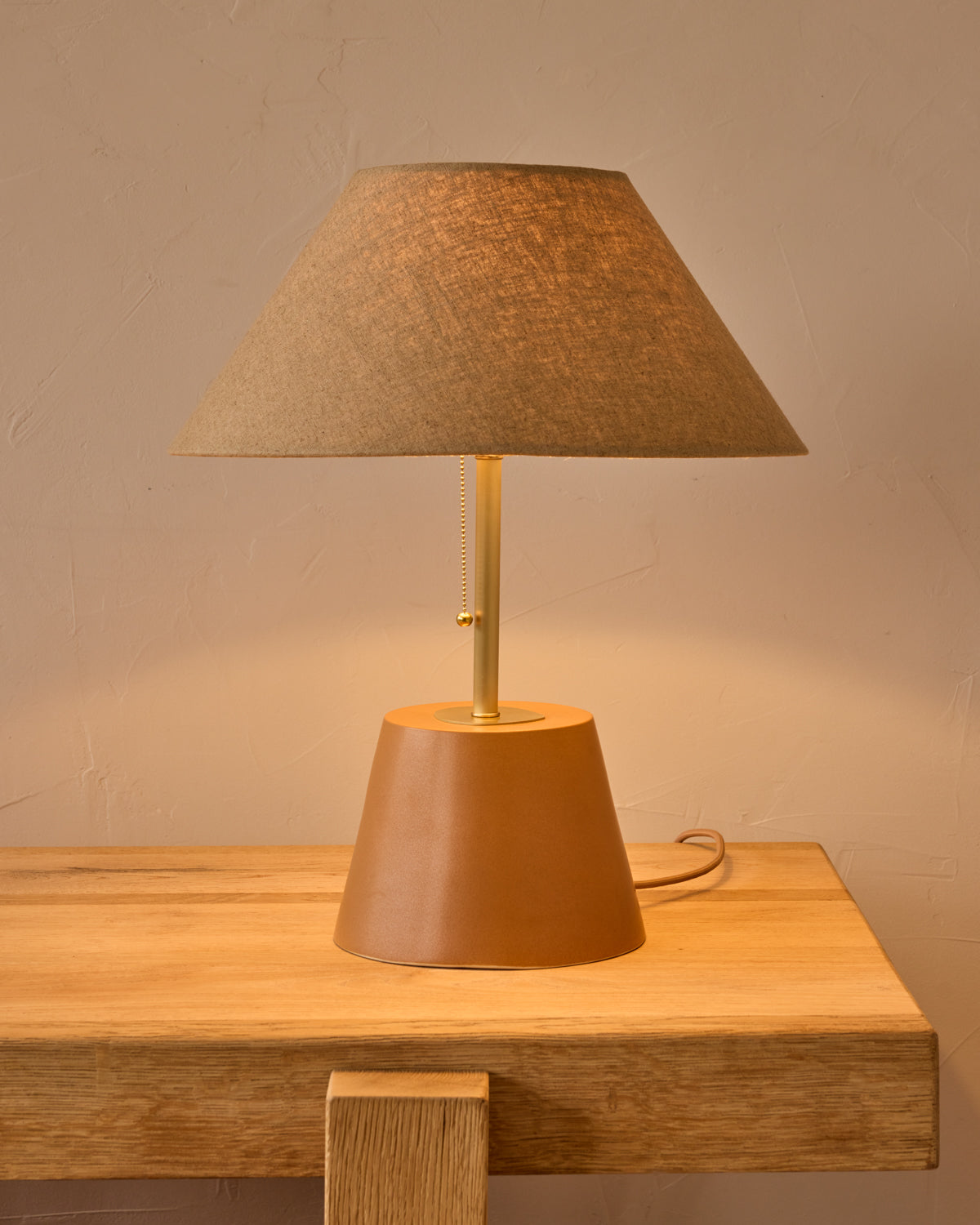 Noa Ceramic Table Lamp - Chestnut