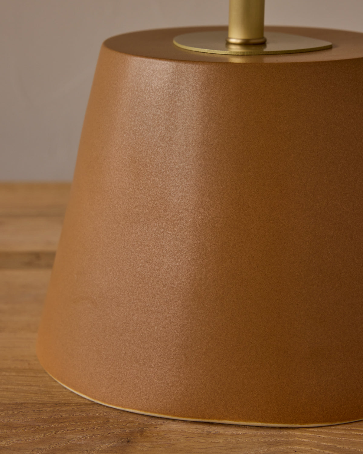 Noa Ceramic Table Lamp - Chestnut