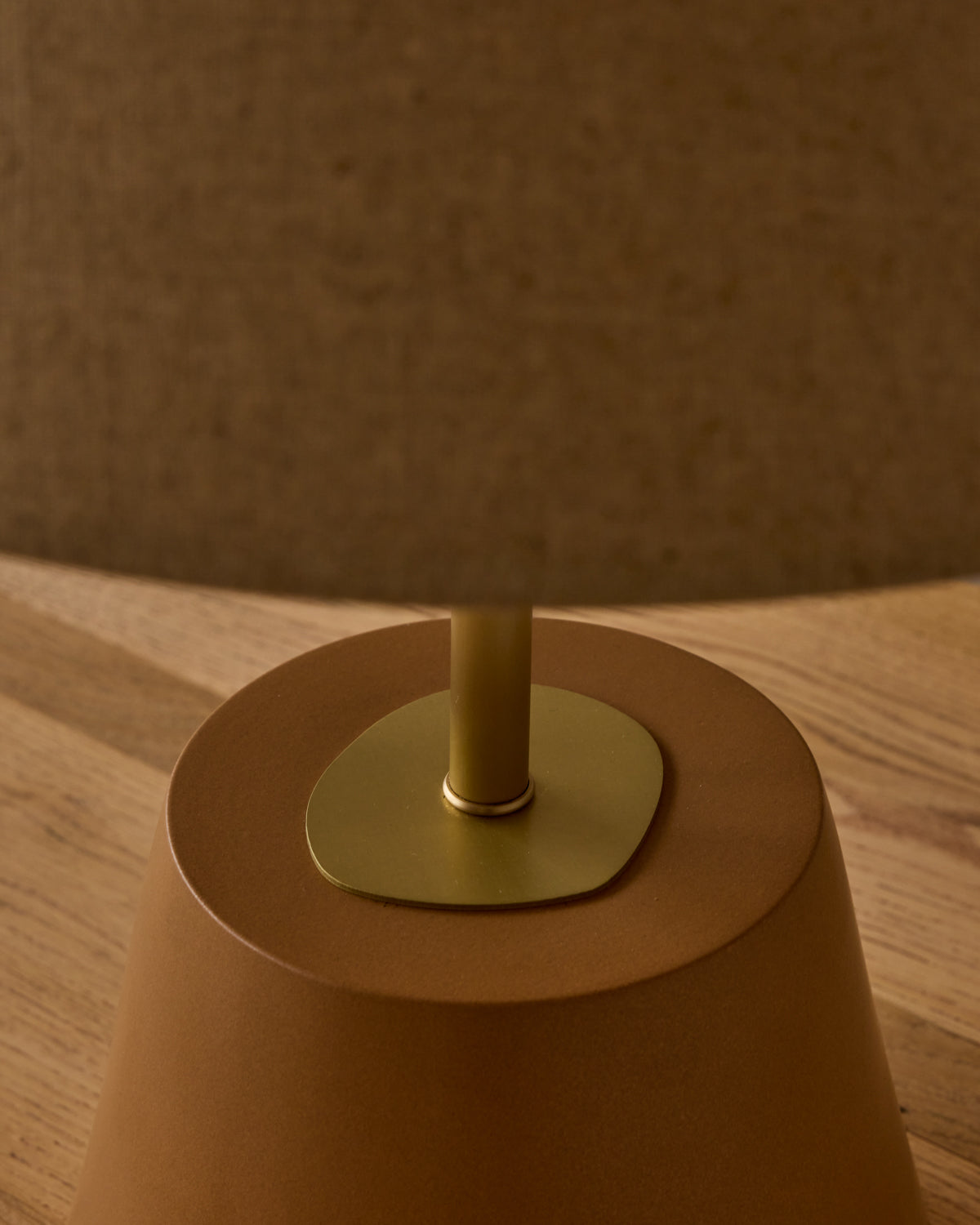 Noa Ceramic Table Lamp - Chestnut