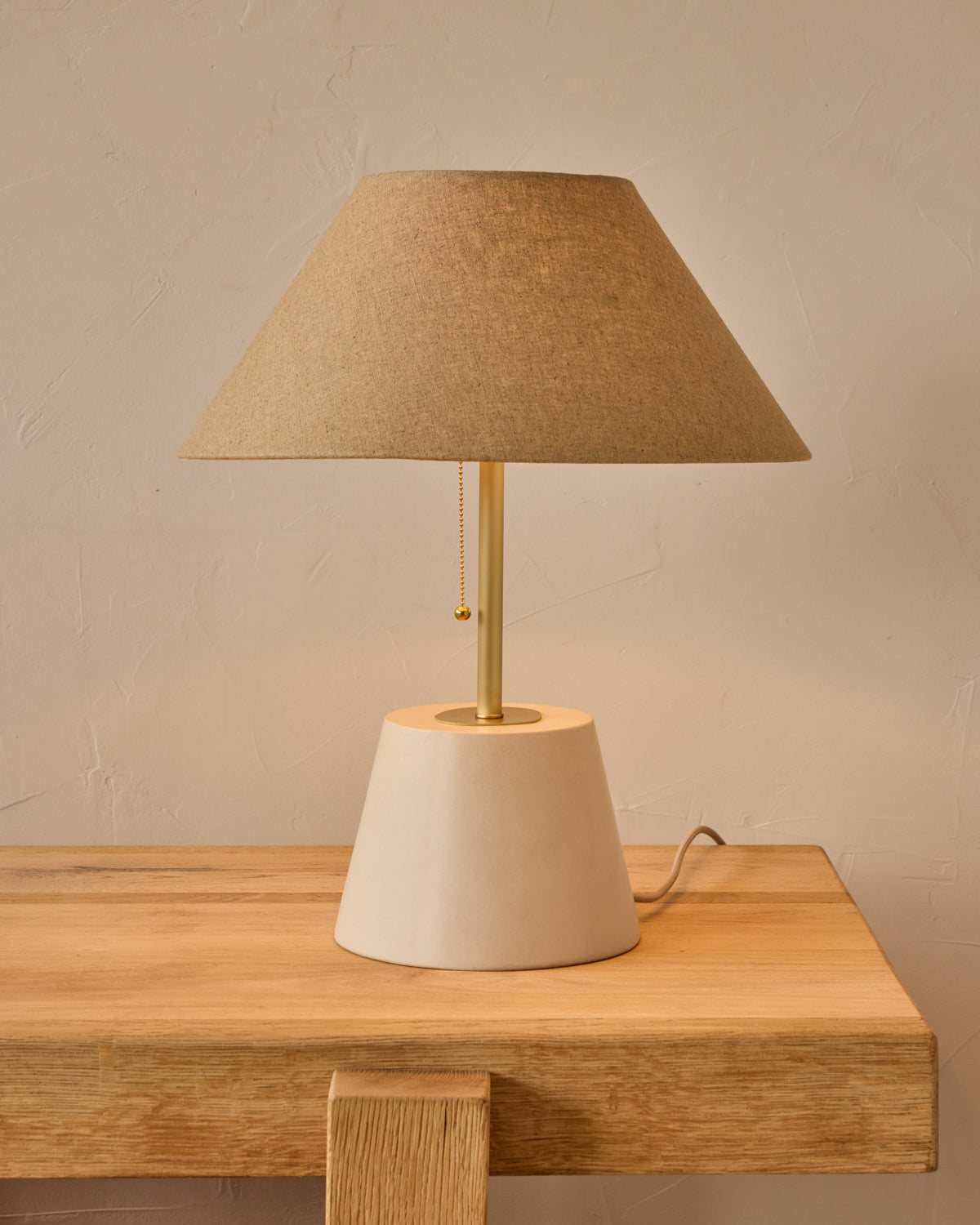 Noa Ceramic Table Lamp - Dogwood