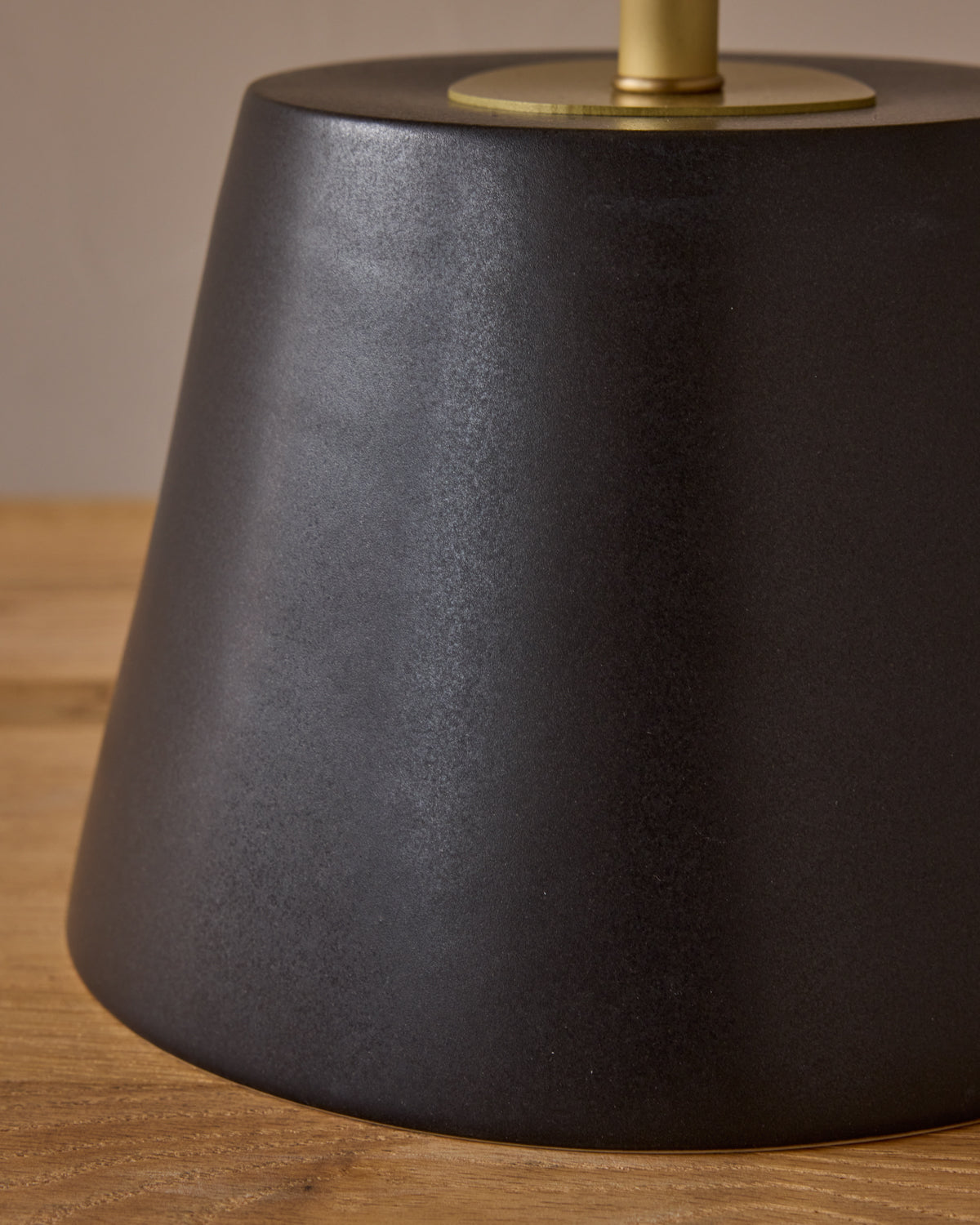 Noa Ceramic Table Lamp - Ebony