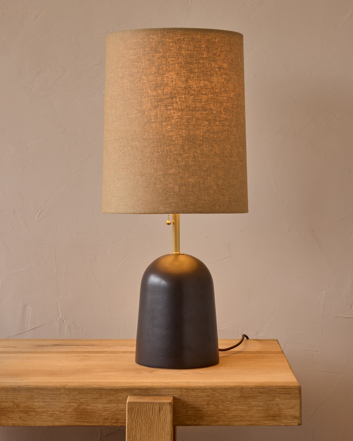 Willa Ceramic Table Lamp - Ebony