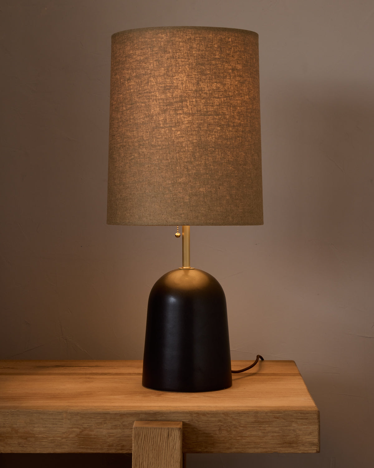 Willa Ceramic Table Lamp - Ebony