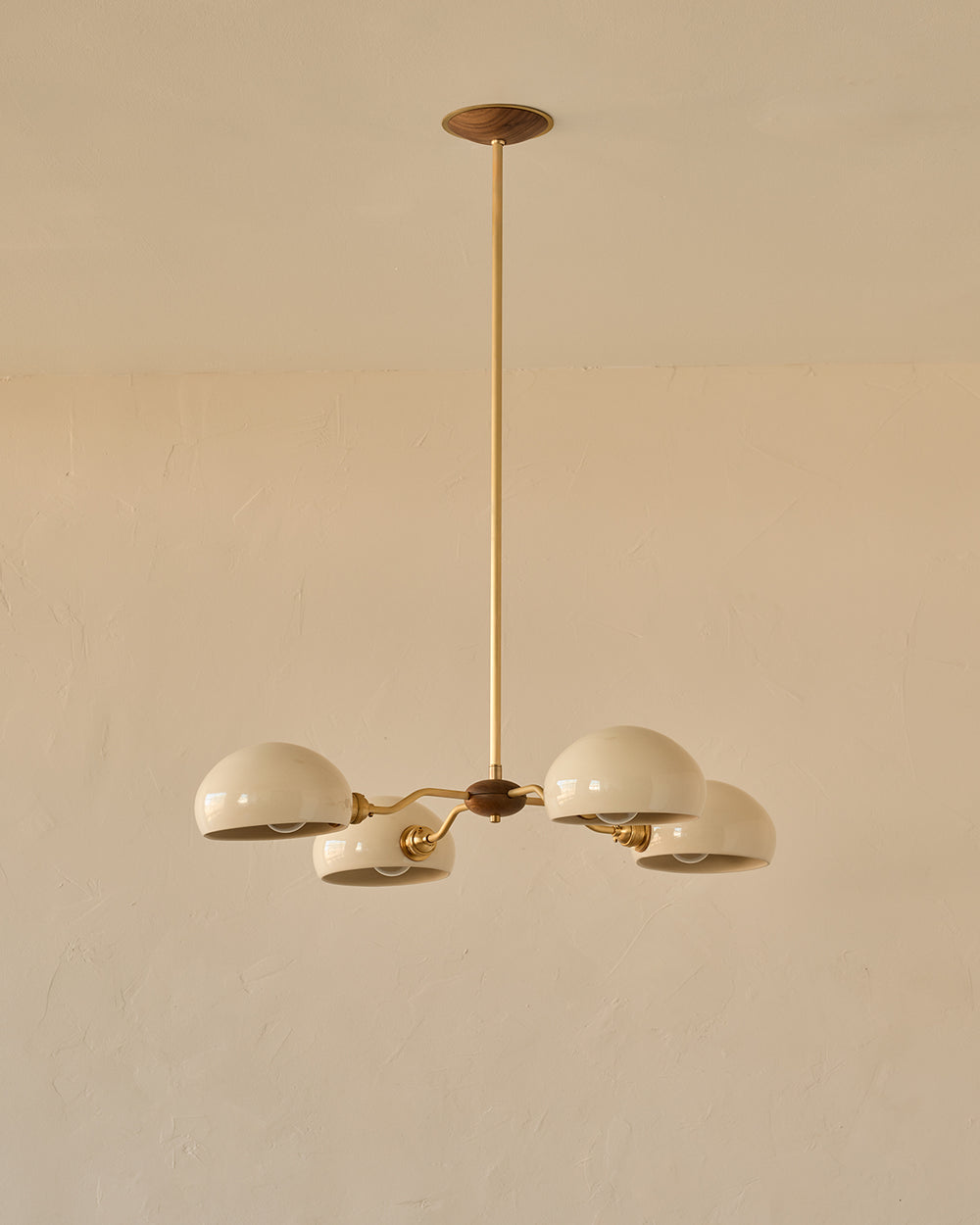 #shade-color_cream #Metal-+-Wood-Finish_Satin Brass / Black Walnut
