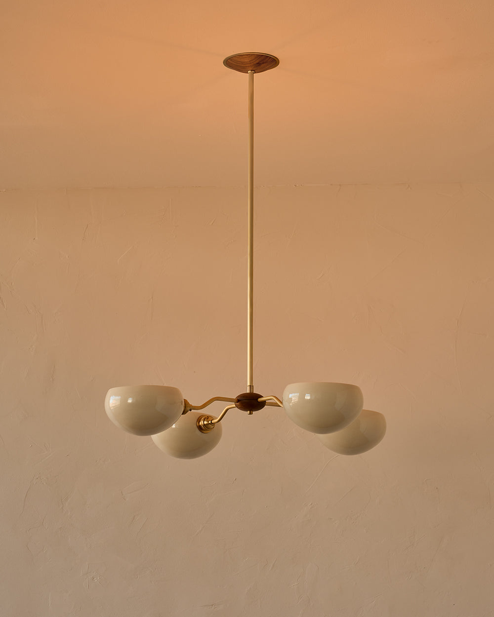 #shade-color_cream #Metal-+-Wood-Finish_Satin Brass / Black Walnut