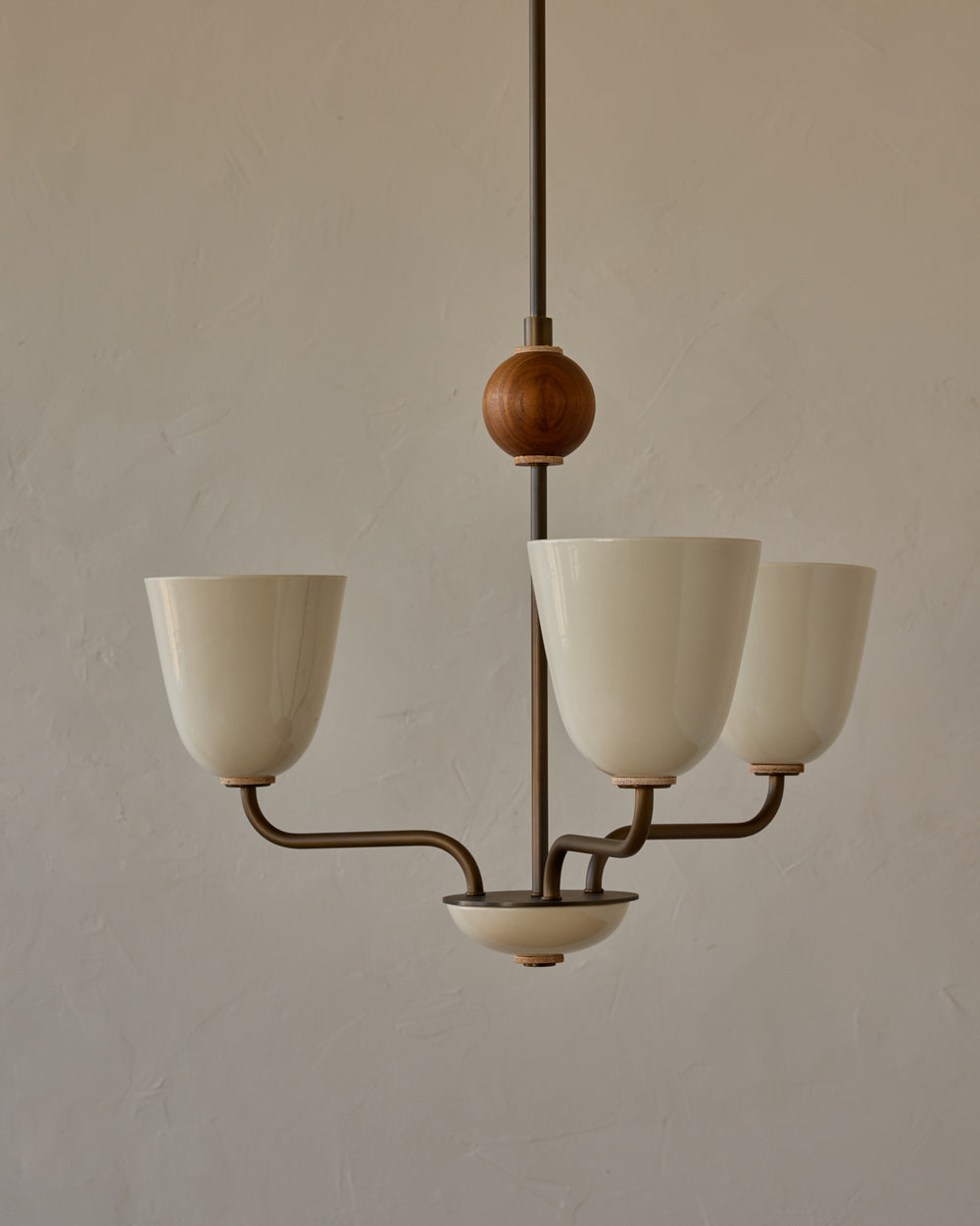 #shade-finish_cream #metal-finish_antique brass