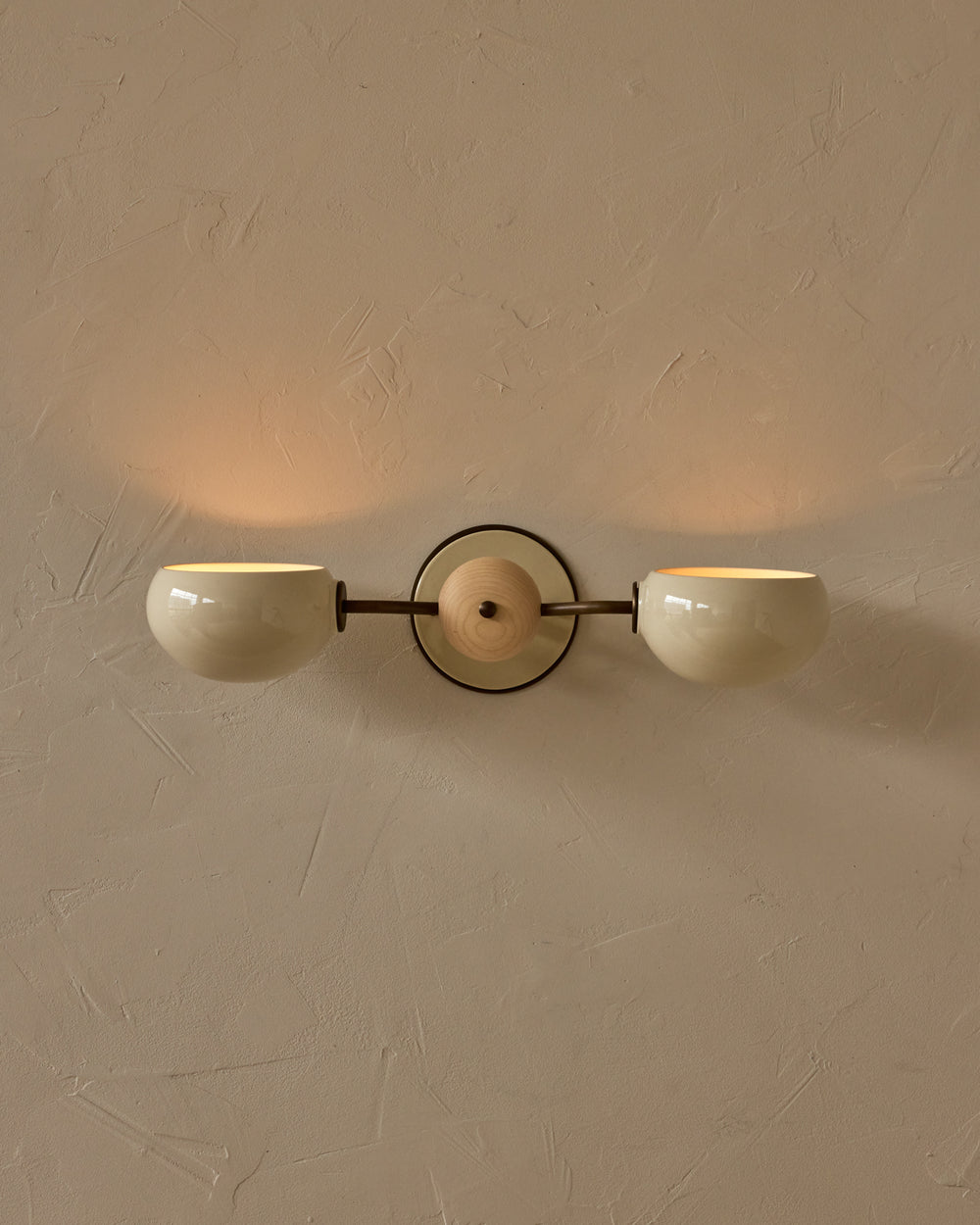 #ceramic-finish_cream #metal-finish_antique brass #wood-finish_clear maple