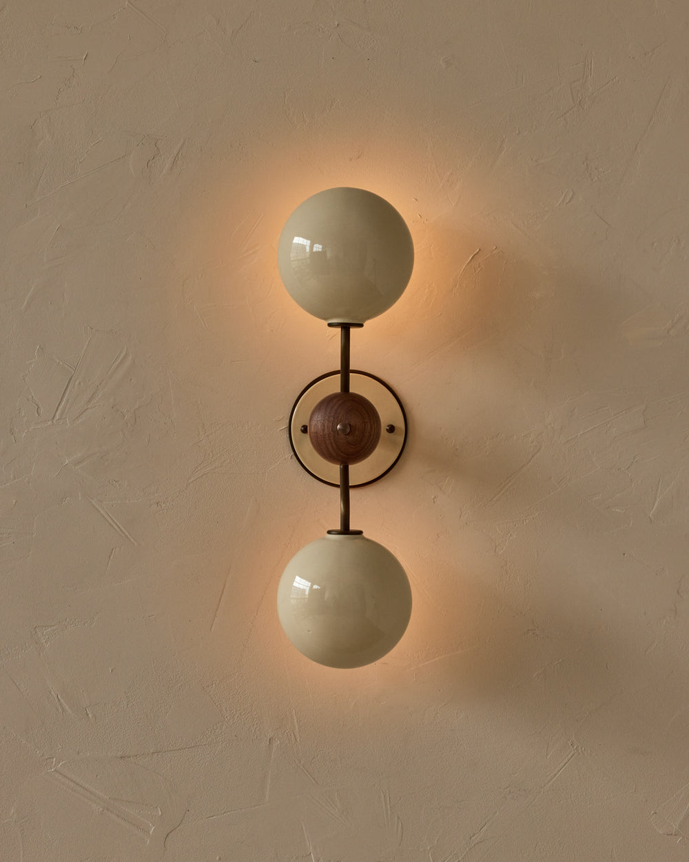 #ceramic-finish_cream #metal-finish_antique brass #wood-finish_black walnut