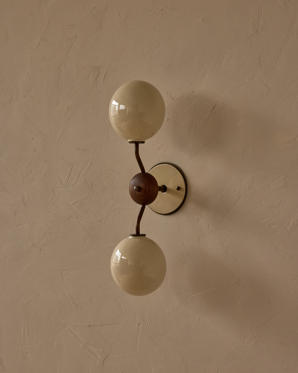 #ceramic-finish_cream #metal-finish_antique brass #wood-finish_black walnut