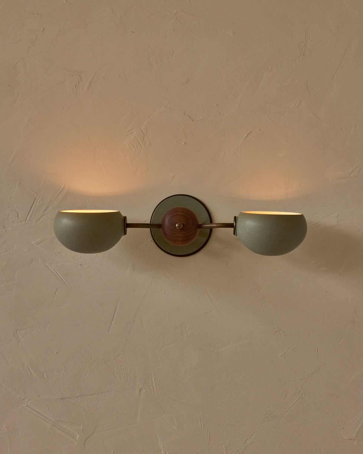 #ceramic-finish_olivine #metal-finish_antique brass #wood-finish_black walnut