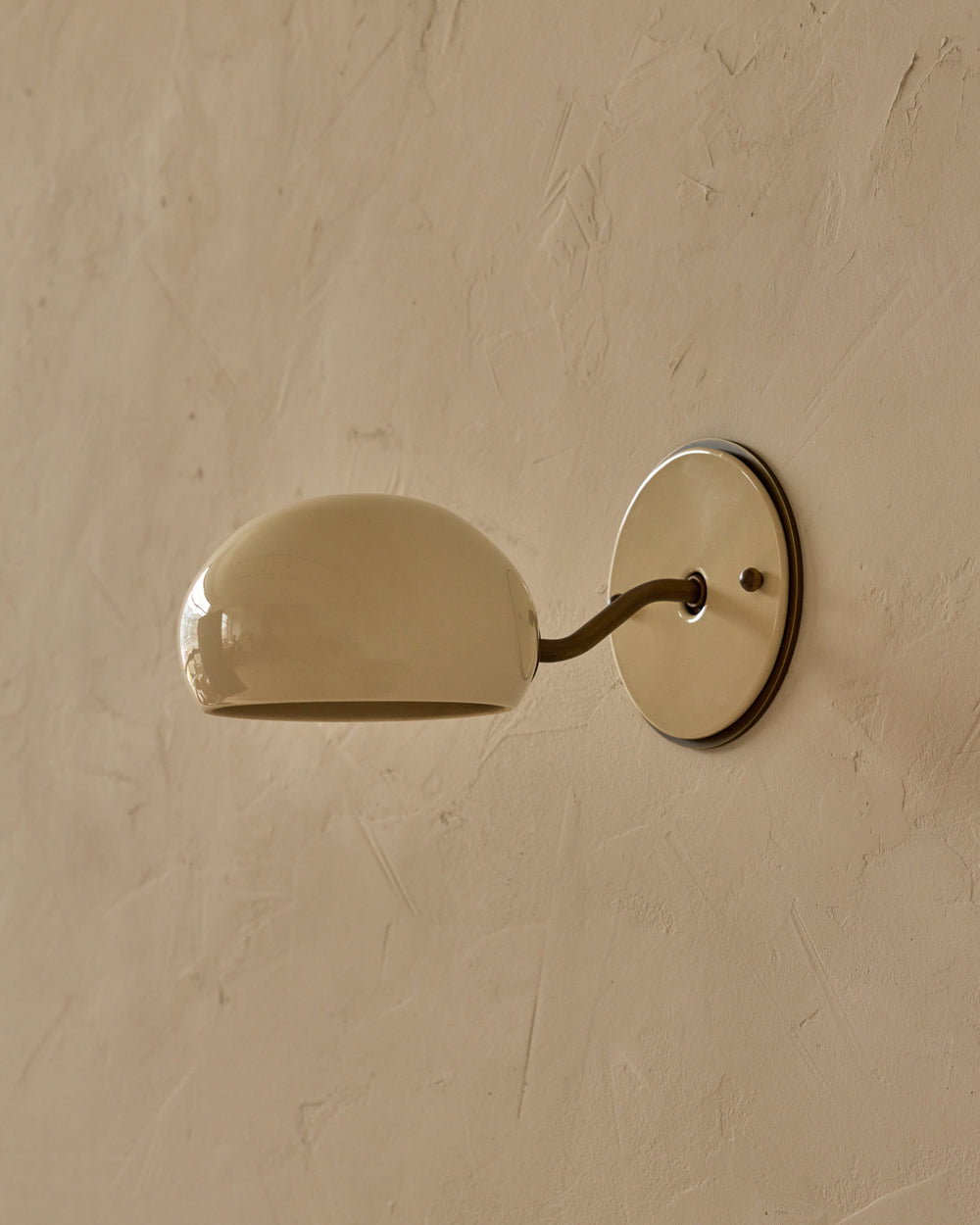 #ceramic-finish_cream #metal-finish_antique brass