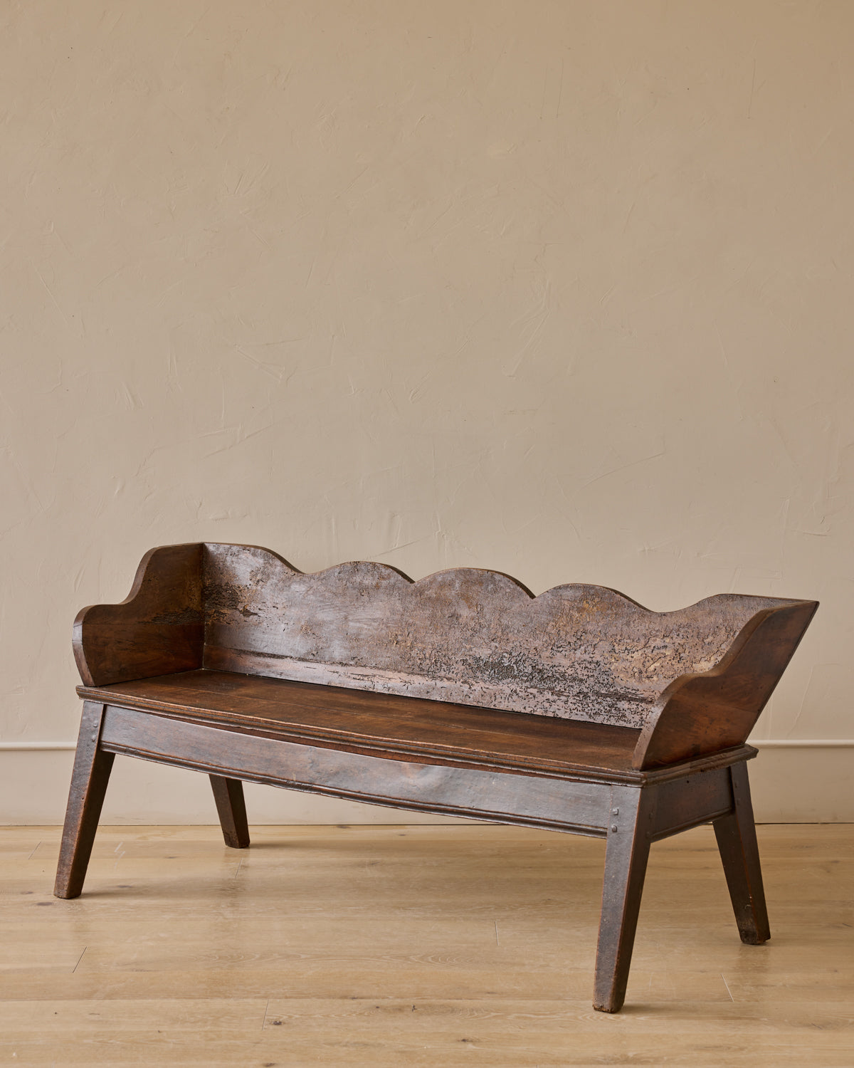 French Scalloped Bench