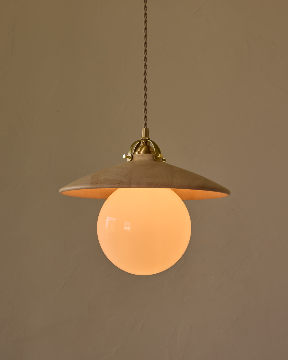 #shade-finish_clear maple #Cord-Color---Glass_beige Cord - white Globe