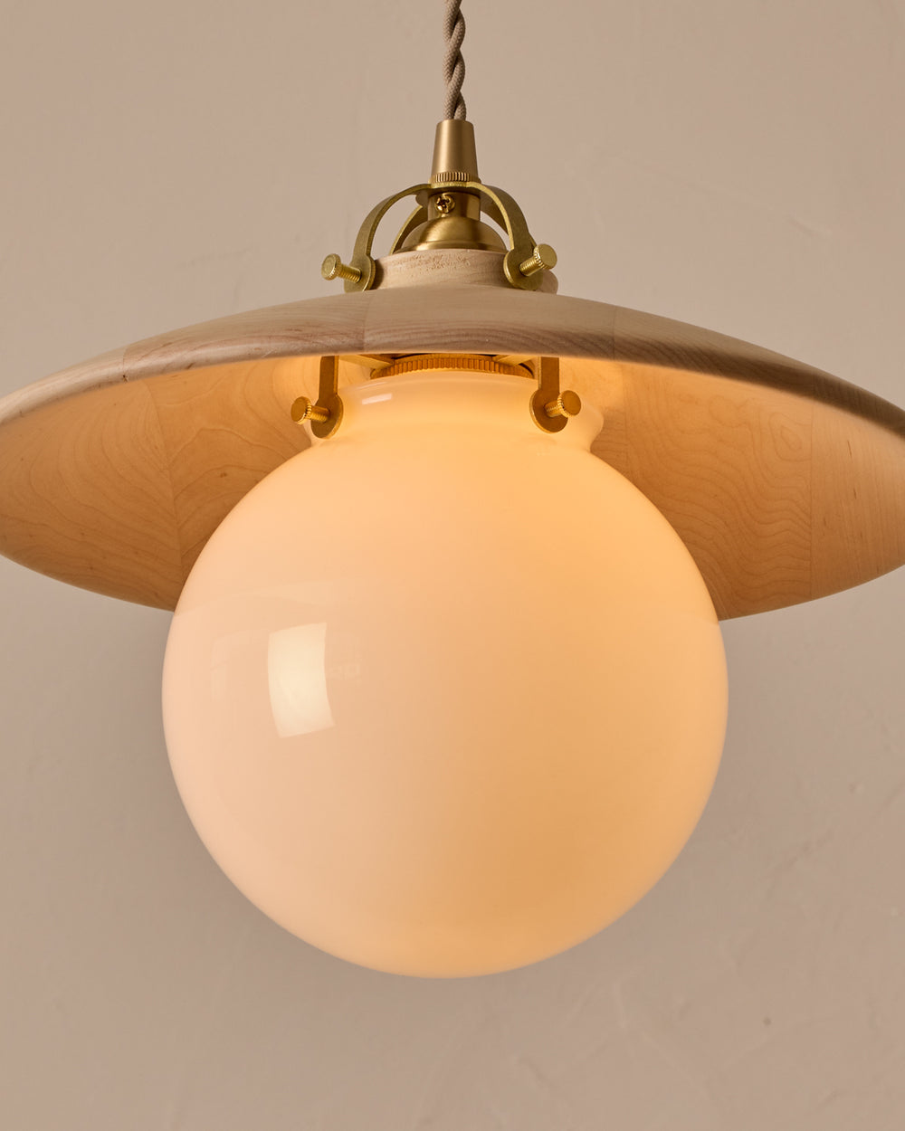 #shade-finish_clear maple #Cord-Color---Glass_beige Cord - white Globe