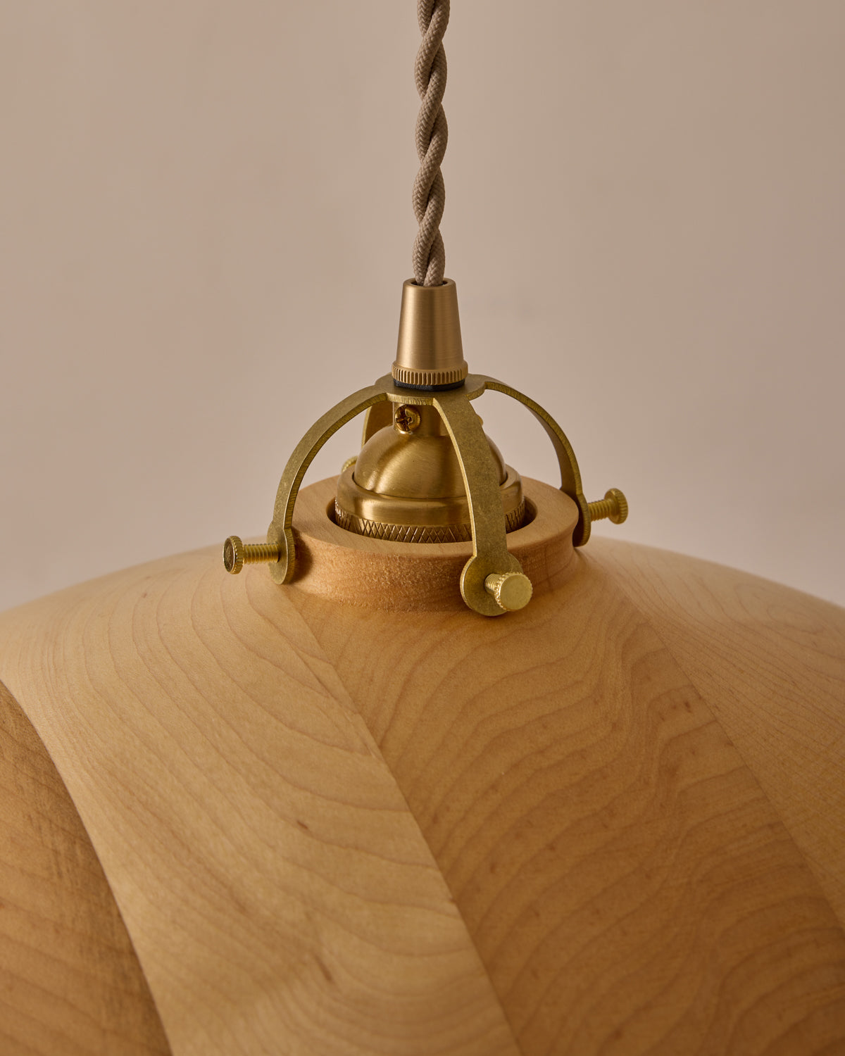 #shade-finish_natural maple #Cord-Color---Glass_Beige Cord - White Globe