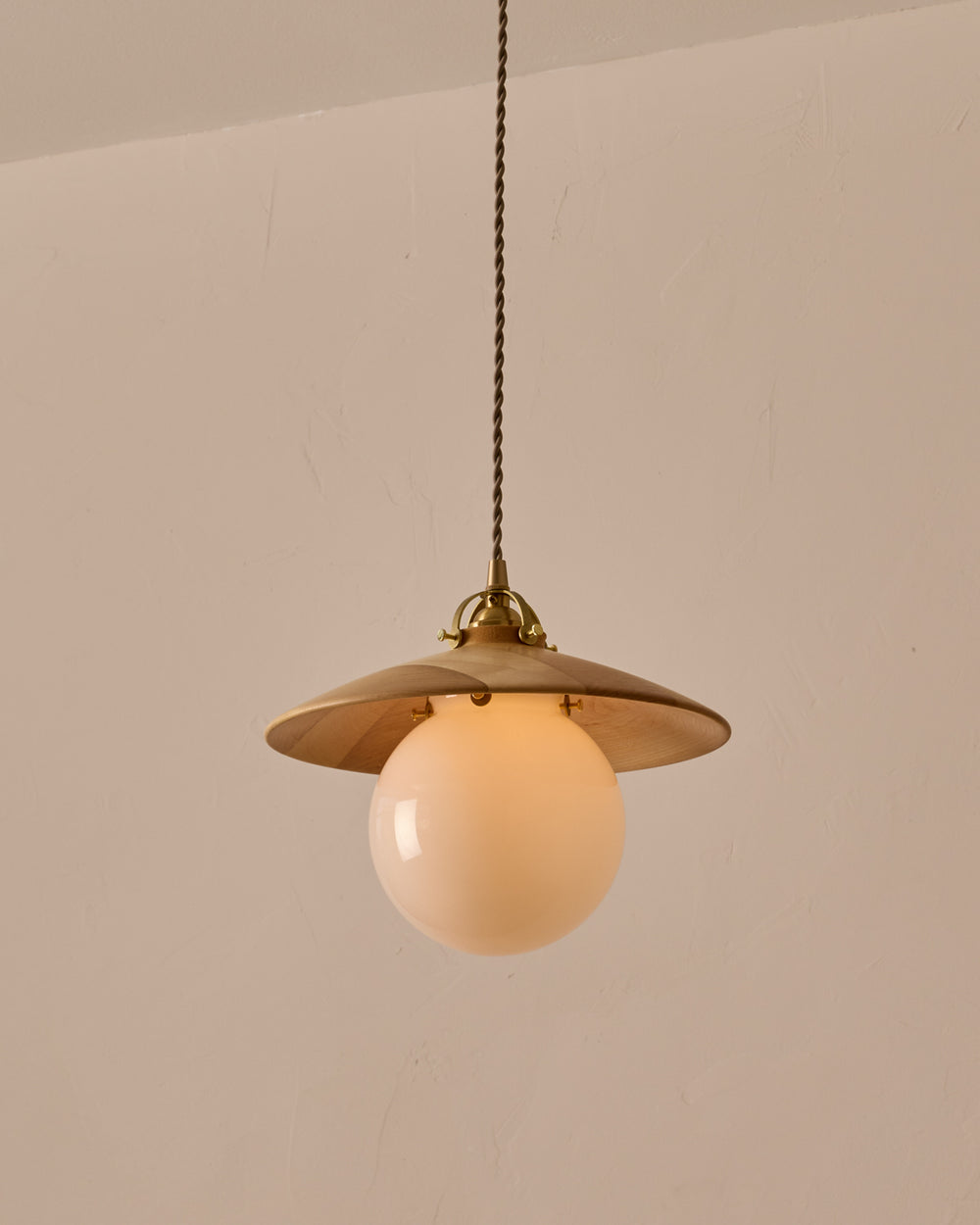 #shade-finish_natural maple #Cord-Color---Glass_Beige Cord - White Globe