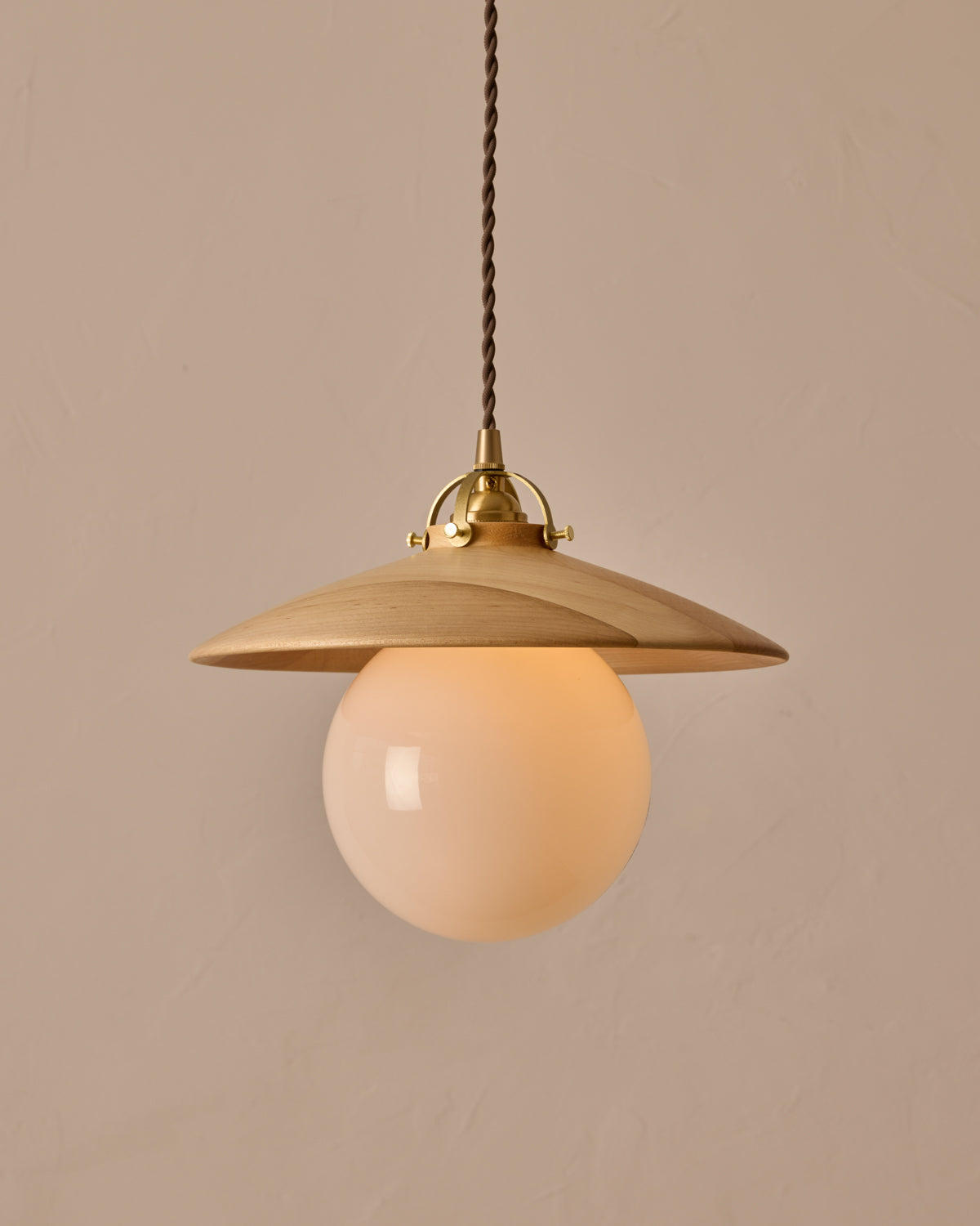#shade-finish_natural maple #Cord-Color---Glass_Brown Cord - White Globe