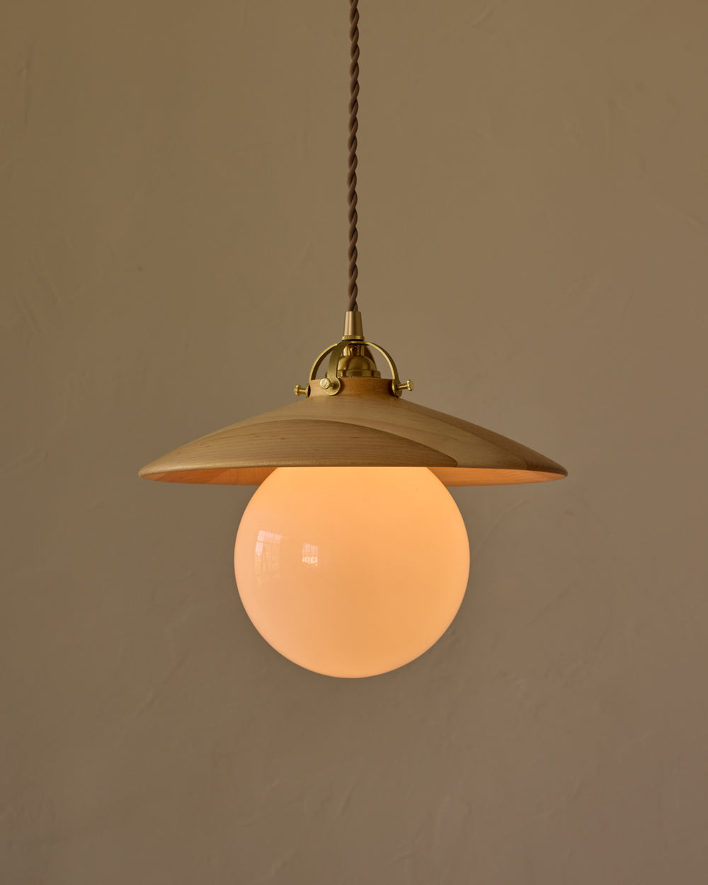 #shade-finish_natural maple #Cord-Color---Glass_Brown Cord - White Globe