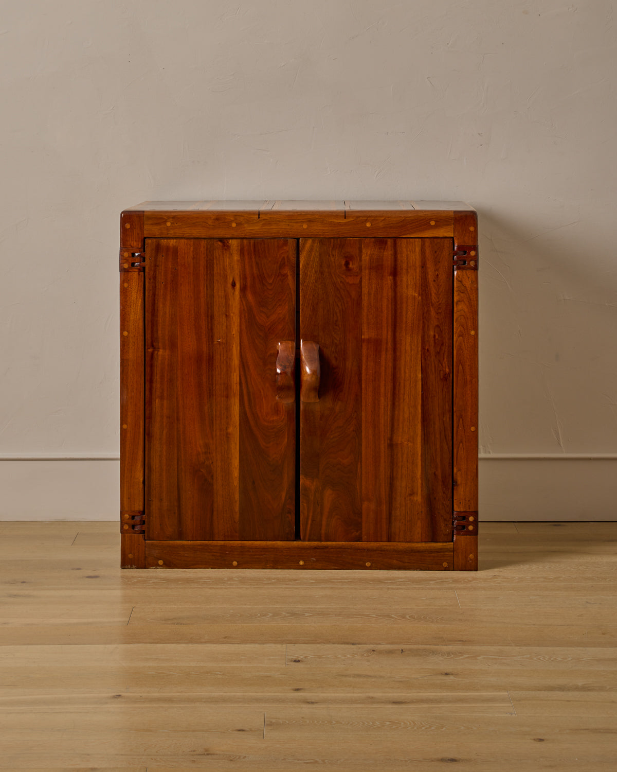 #style_Cabinet with Drawers
